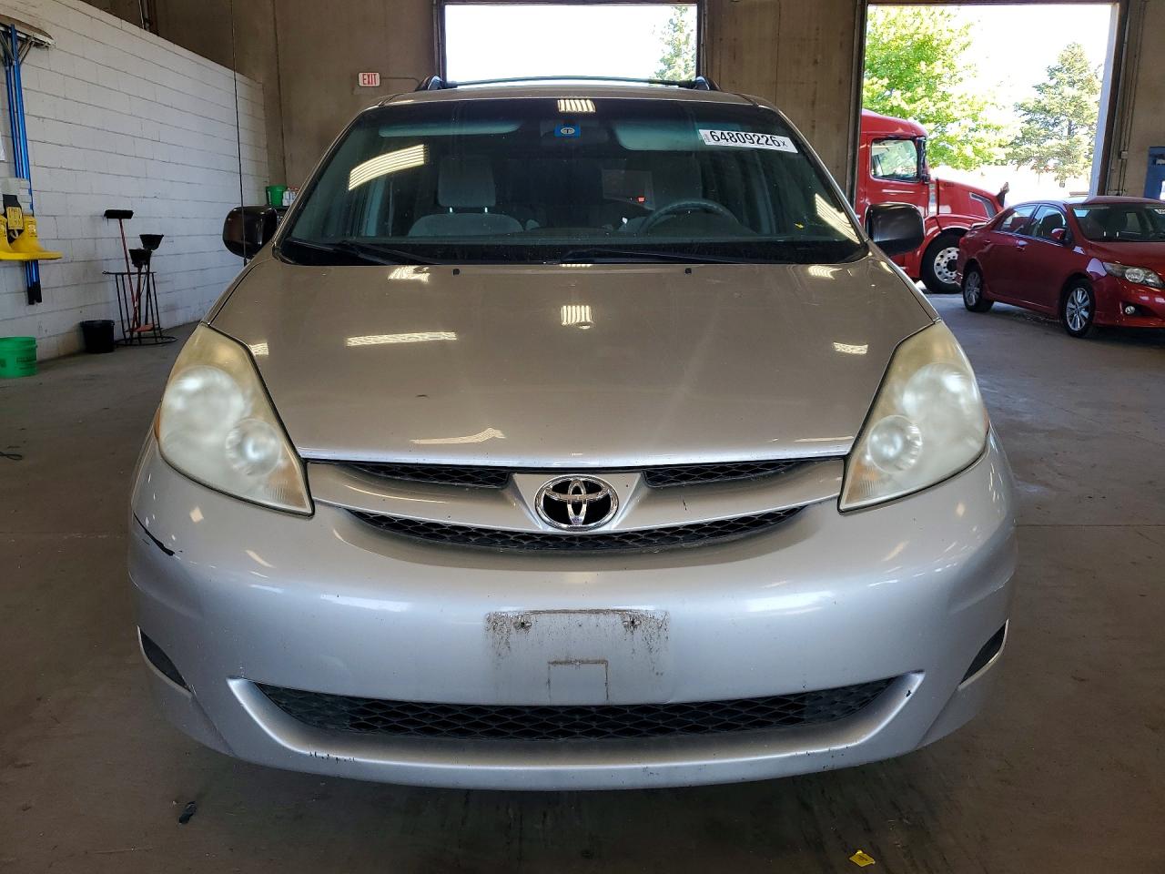 2009 Toyota Sienna Ce 7-passenger Silver vin: 5TDZK23C79S282179