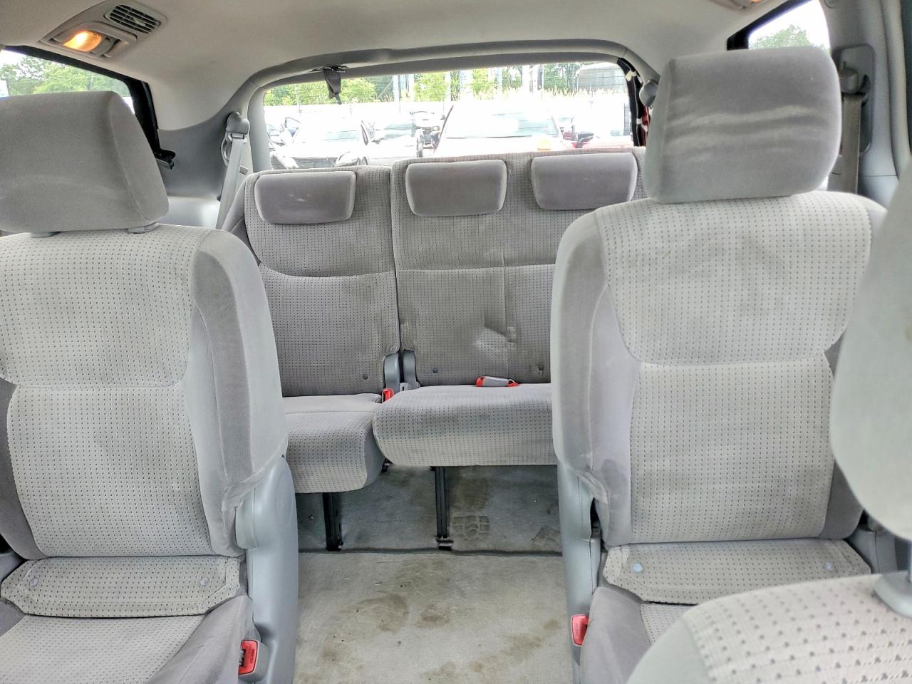 2007 Toyota Sienna Le 8-passenger Red vin: 5TDZK23C87S012004