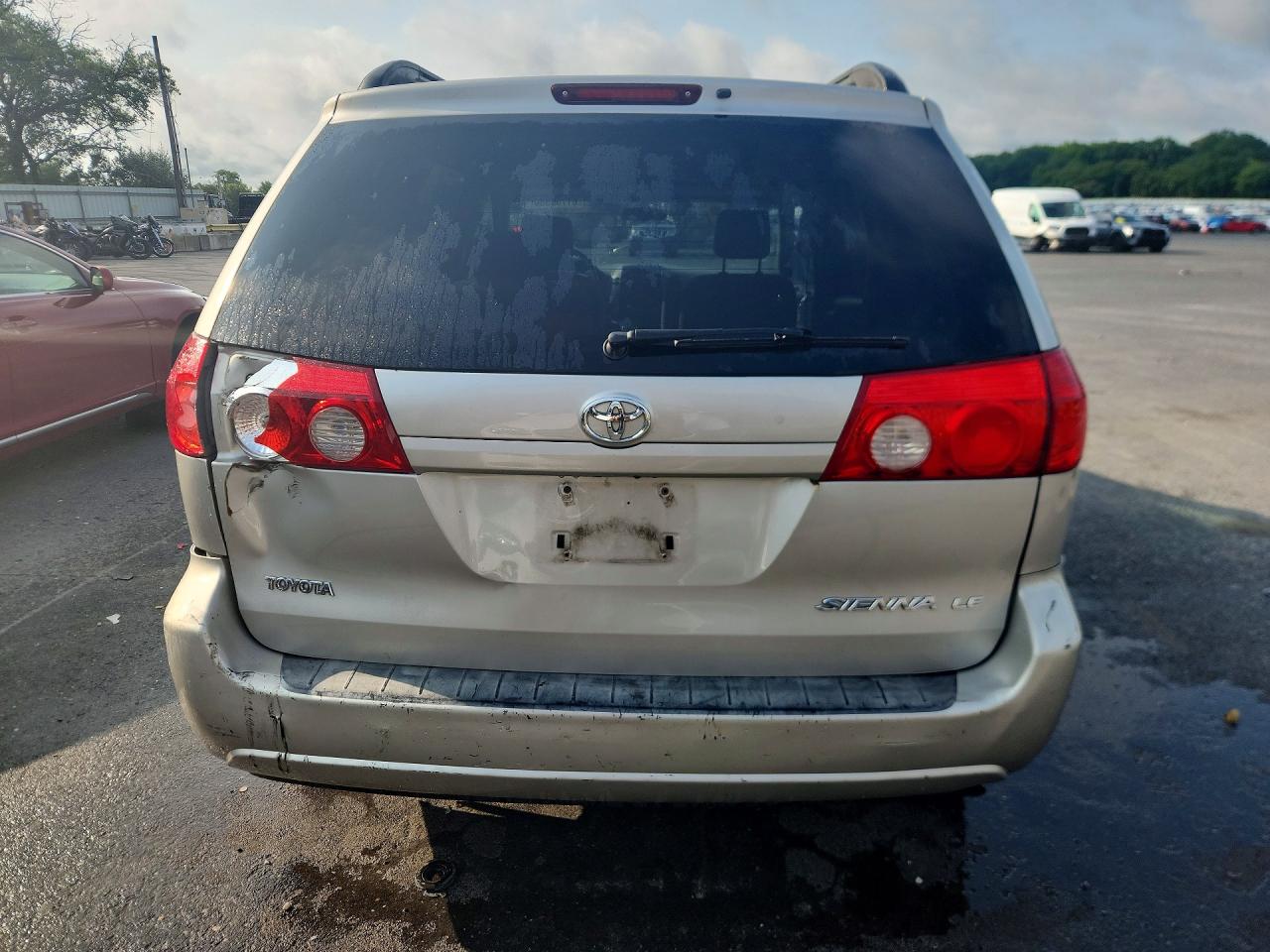 2007 Toyota Sienna Le 7-passenger Gold vin: 5TDZK23C87S023617