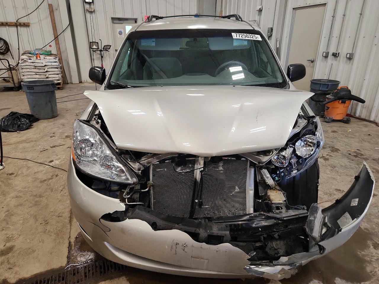 2007 Toyota Sienna Le 8-passenger Серебряный vin: 5TDZK23C87S030003