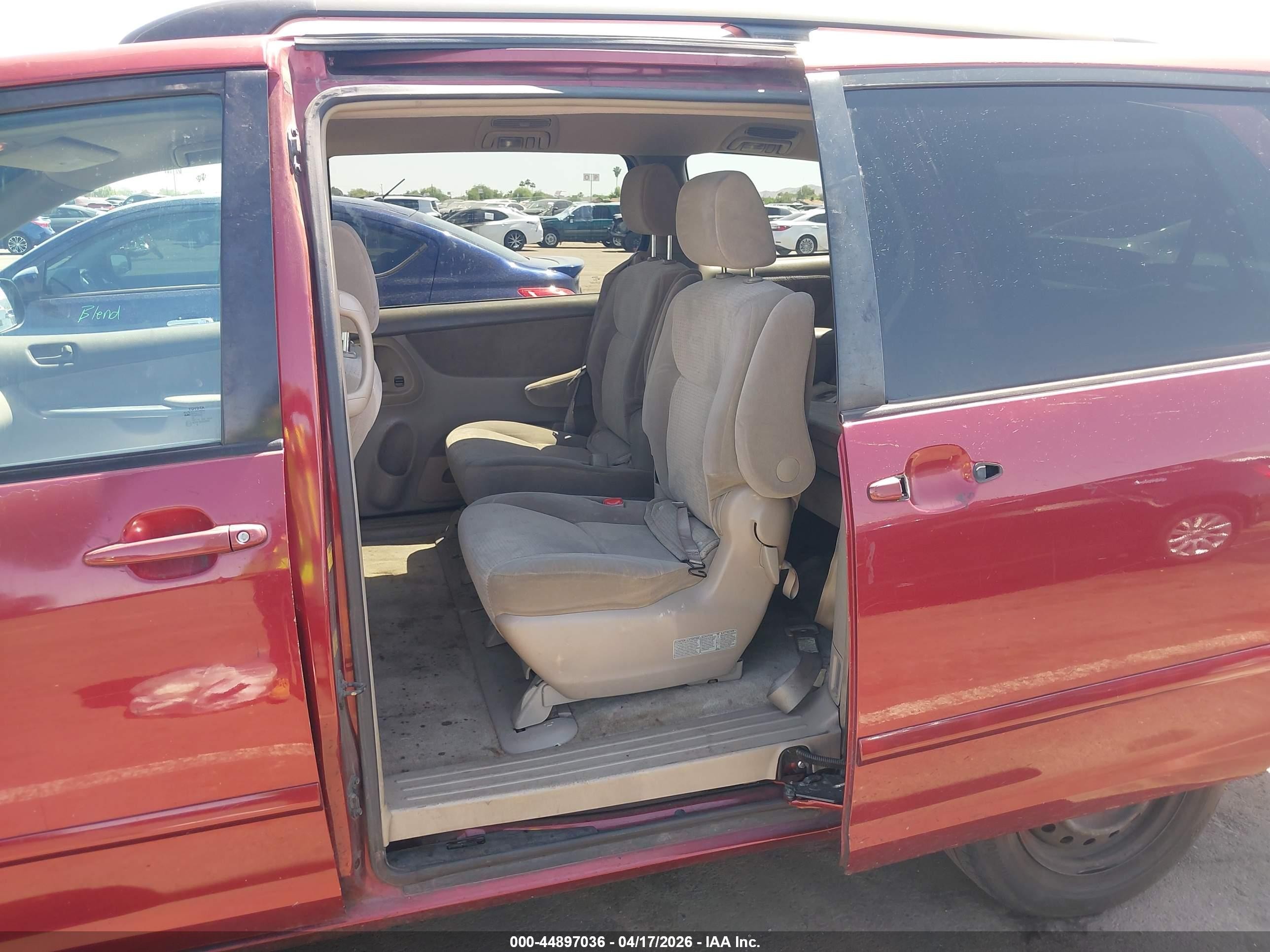 2007 Toyota Sienna Le Maroon vin: 5TDZK23C87S037503