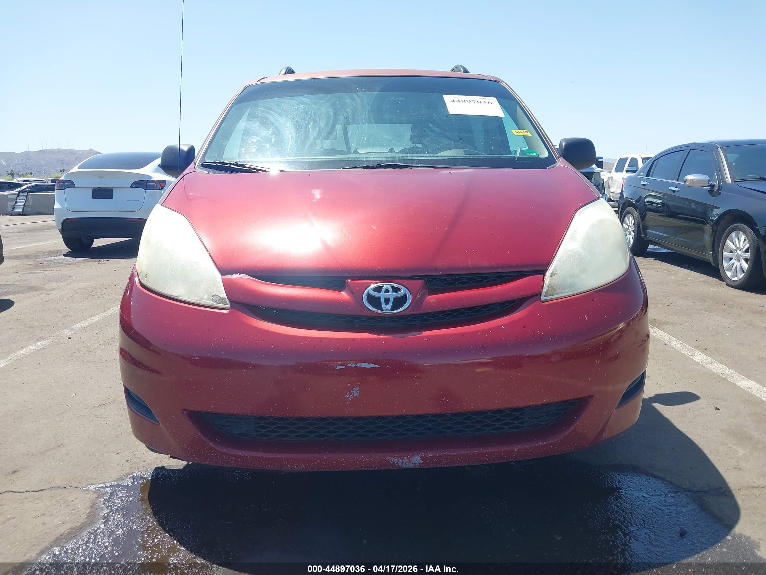 2007 Toyota Sienna Le Maroon vin: 5TDZK23C87S037503