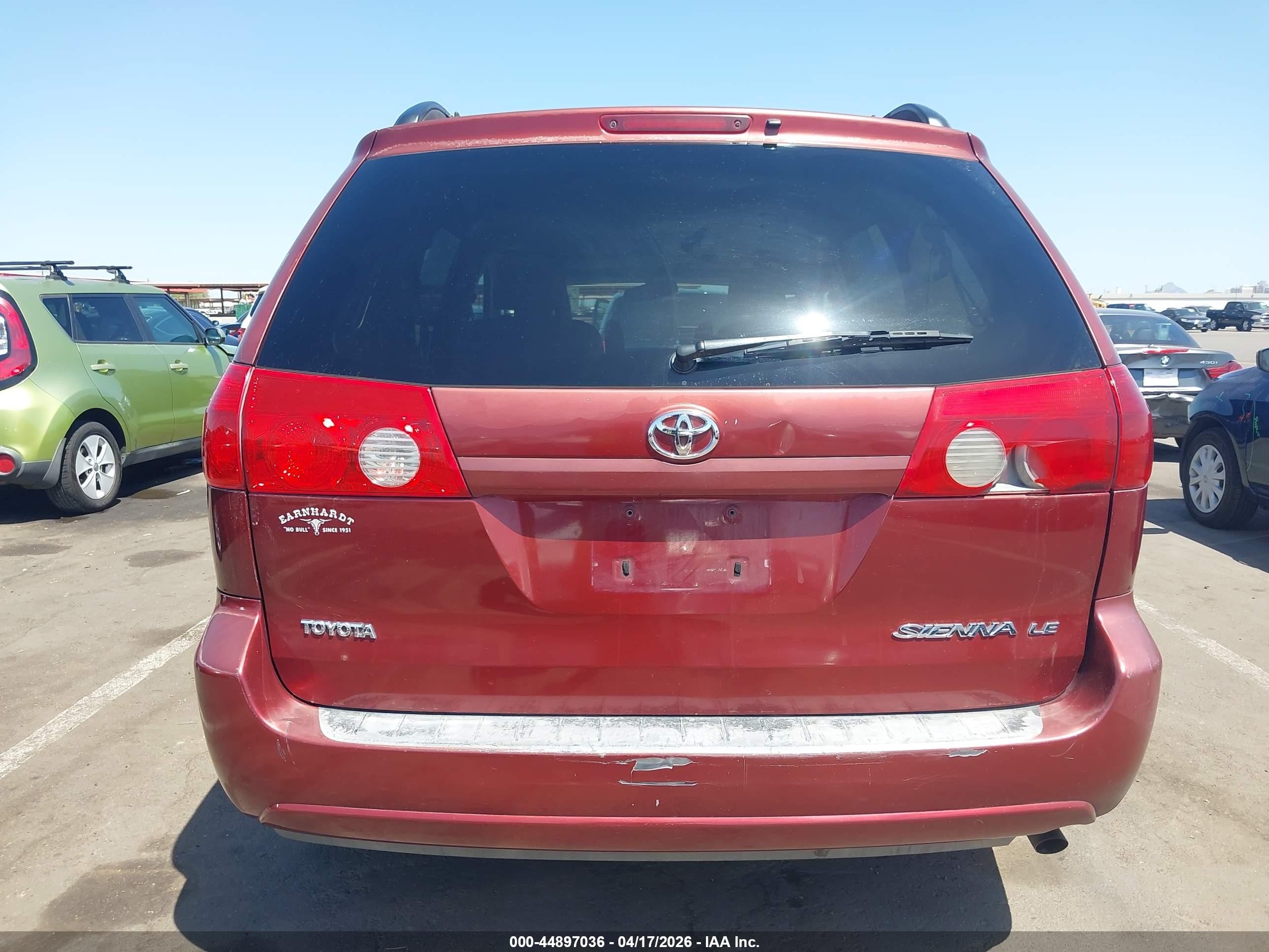 2007 Toyota Sienna Le Maroon vin: 5TDZK23C87S037503