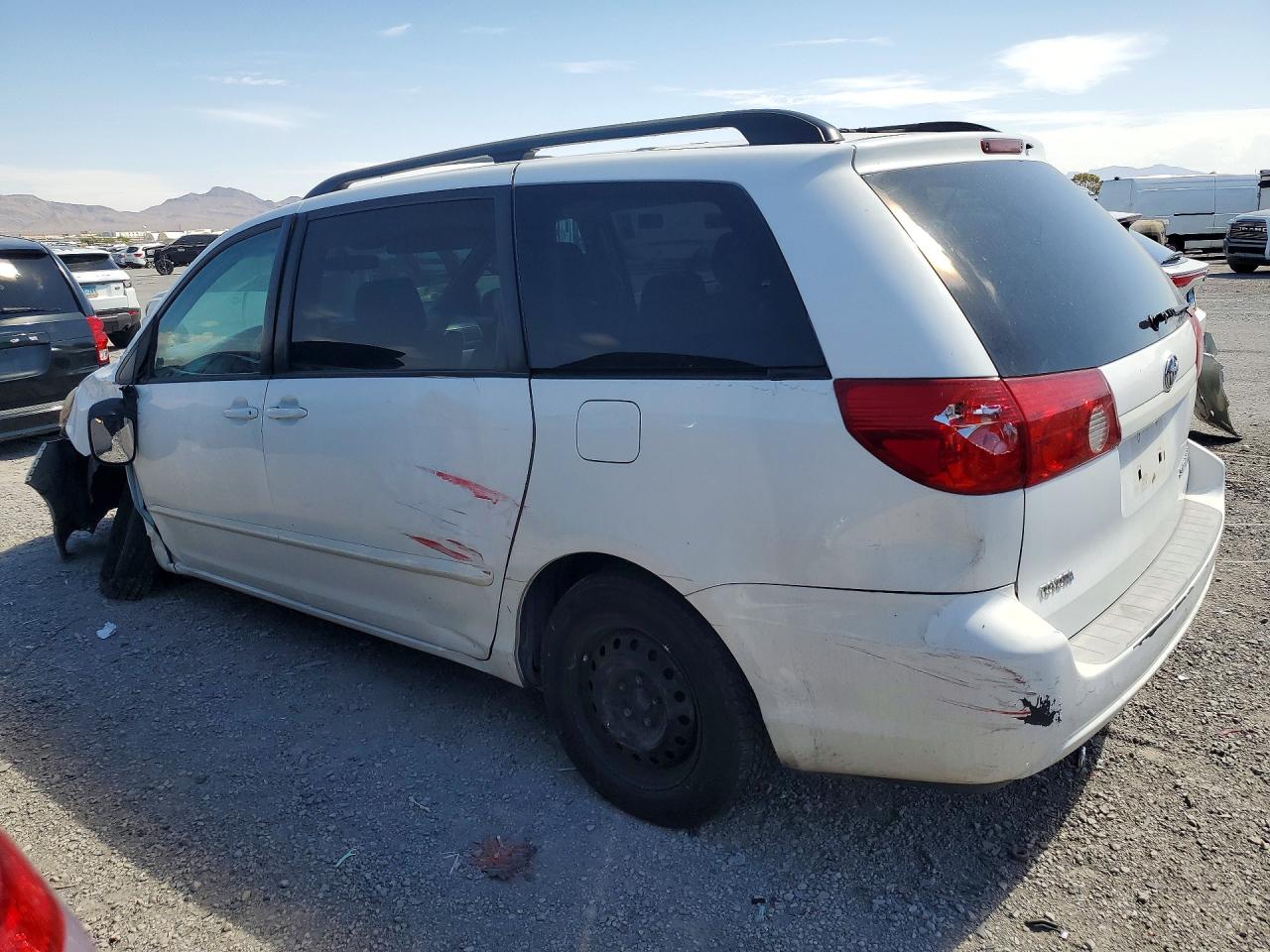 2007 Toyota Sienna Le 8-passenger White vin: 5TDZK23C87S049103