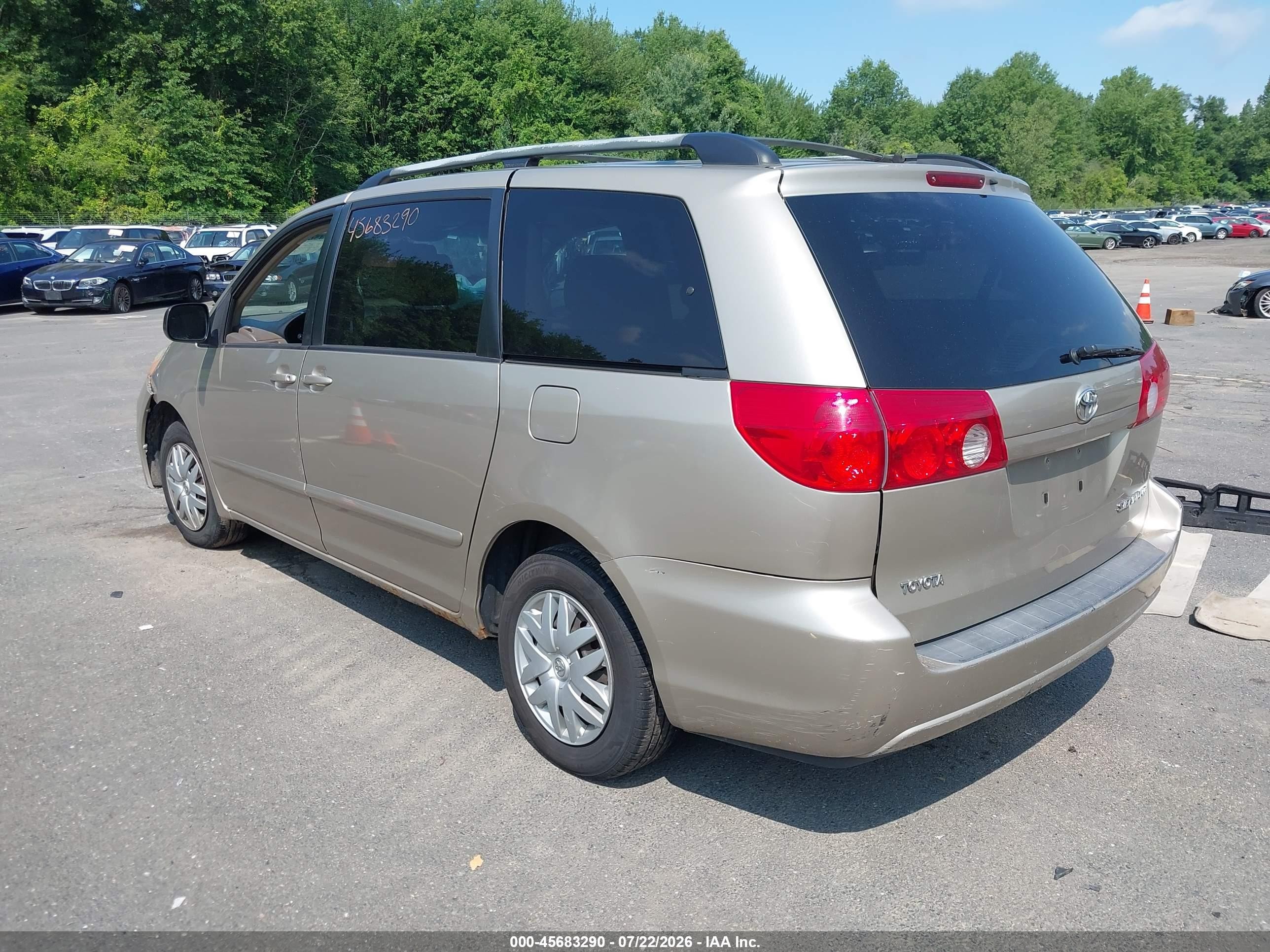 2007 Toyota Sienna Le Silver vin: 5TDZK23C87S078987