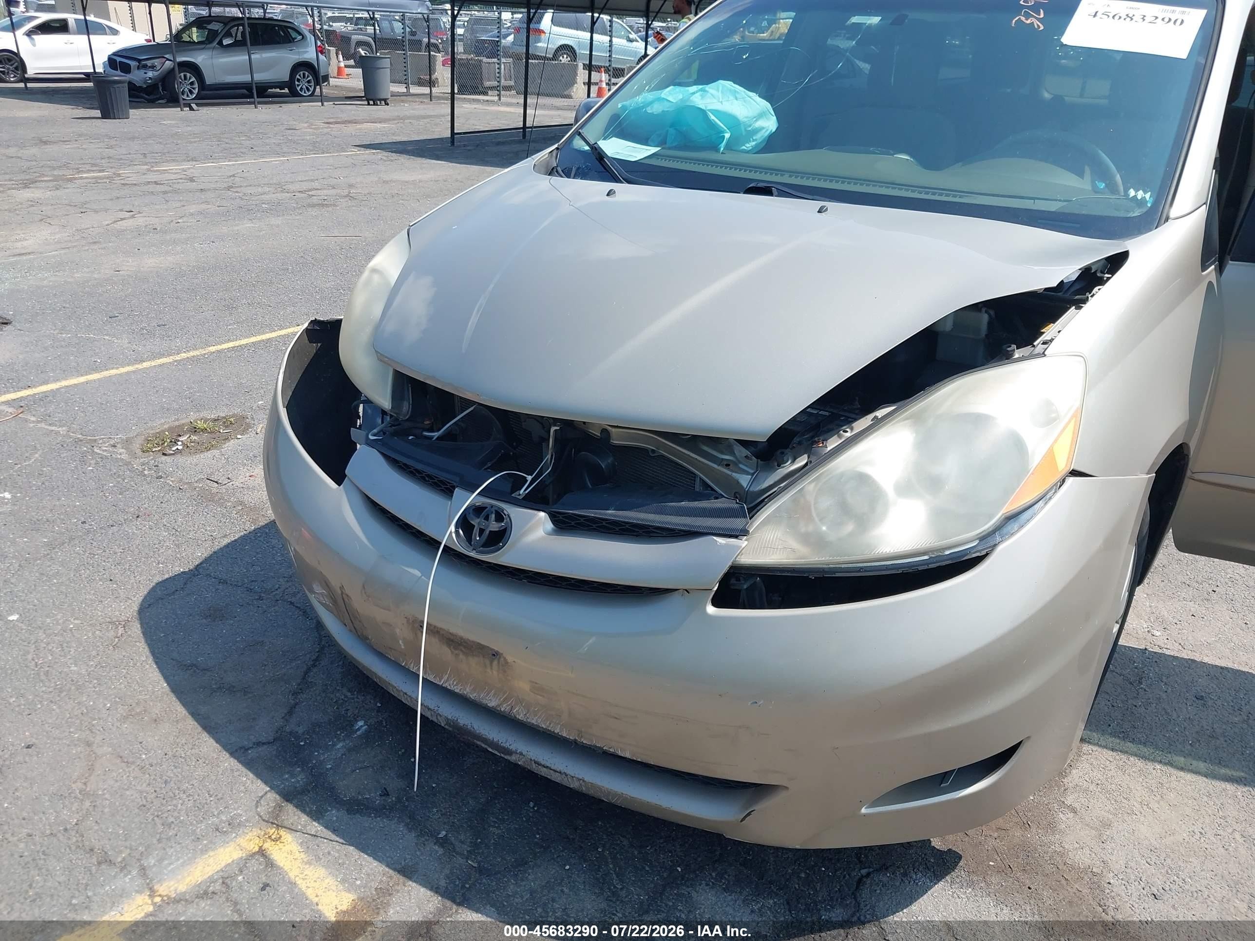 2007 Toyota Sienna Le Silver vin: 5TDZK23C87S078987