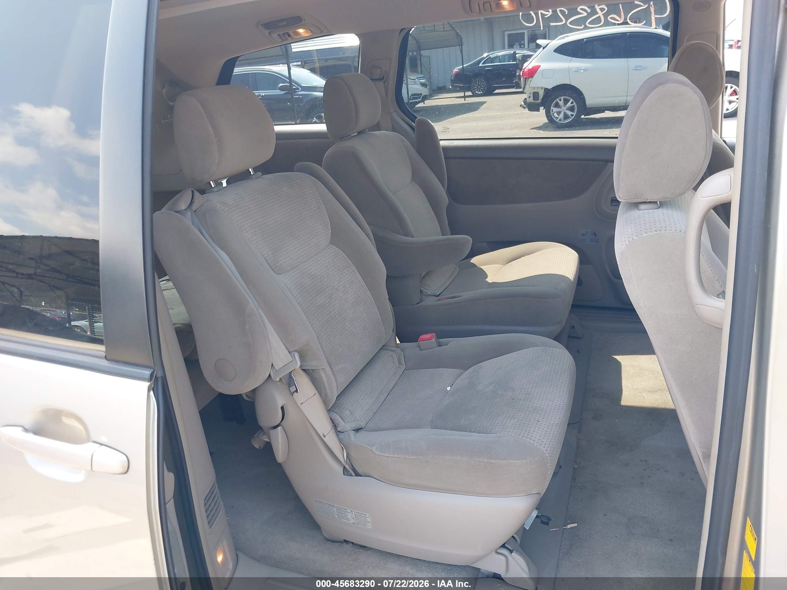 2007 Toyota Sienna Le Silver vin: 5TDZK23C87S078987