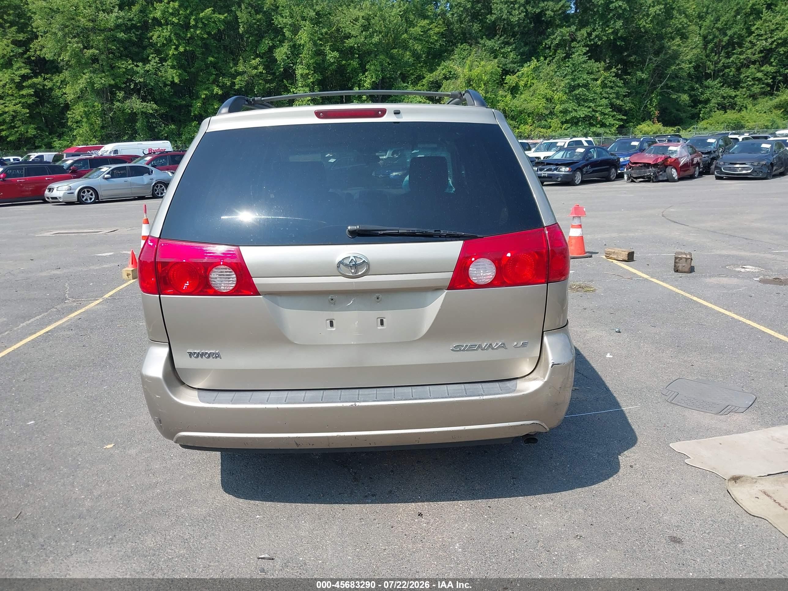 2007 Toyota Sienna Le Silver vin: 5TDZK23C87S078987