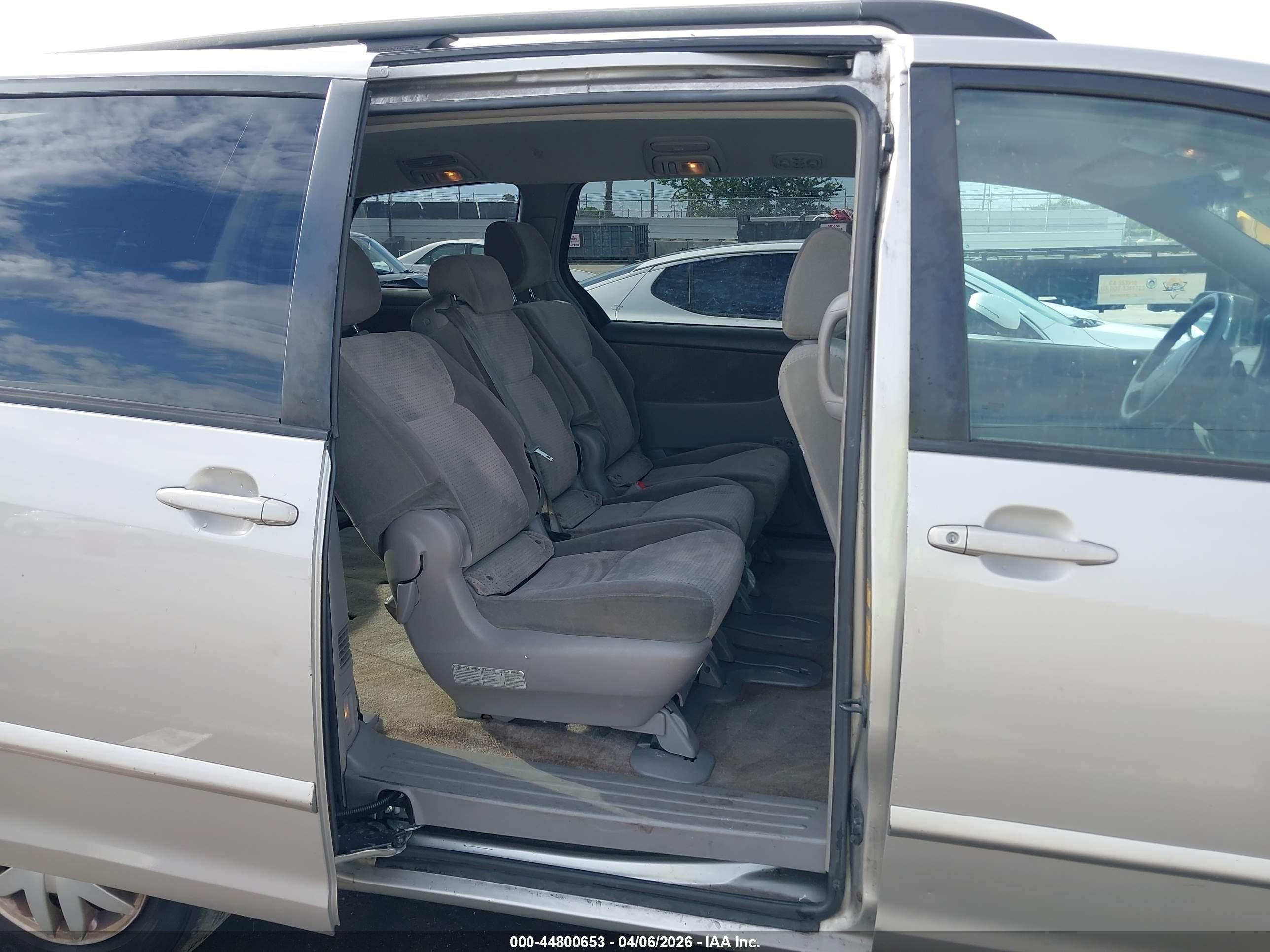 2007 Toyota Sienna Le Серый vin: 5TDZK23C87S084594