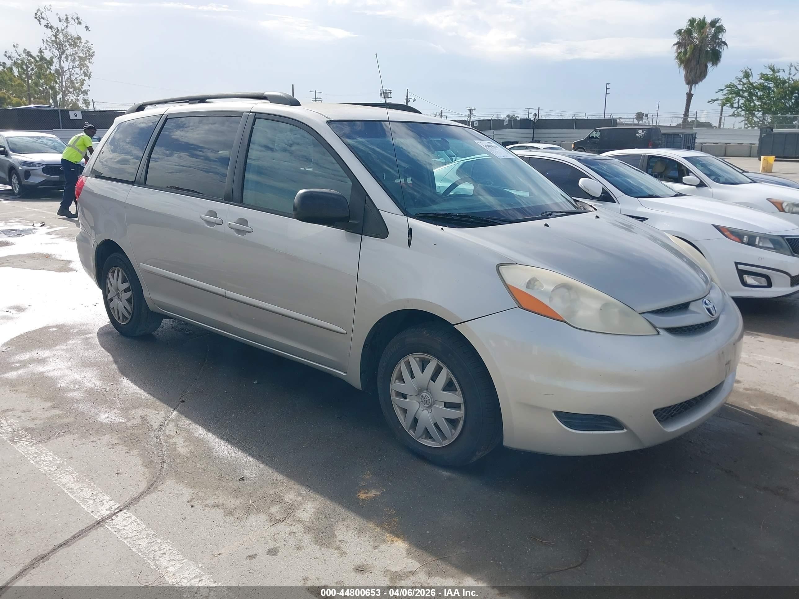 2007 Toyota Sienna Le Серый vin: 5TDZK23C87S084594