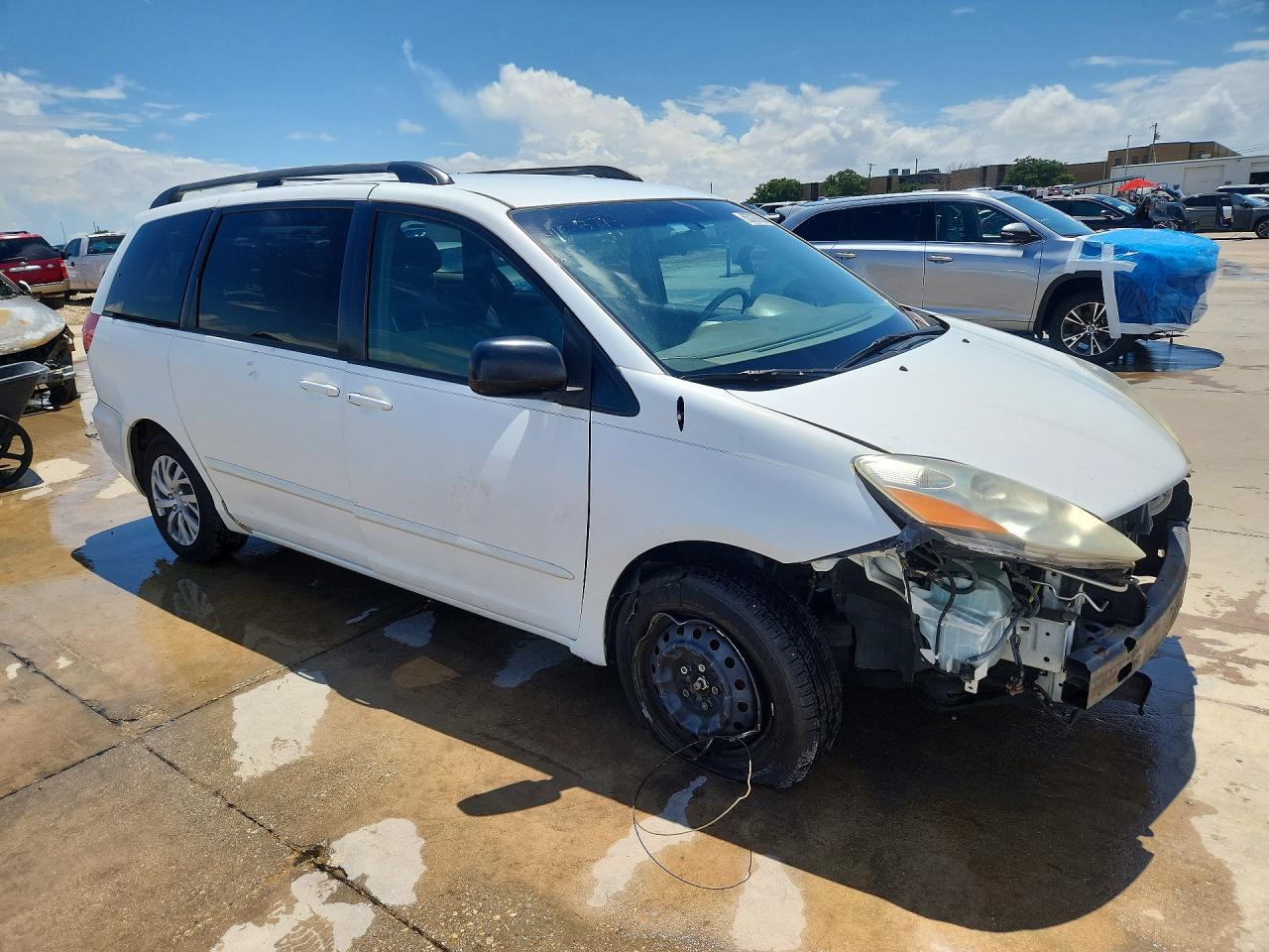 2008 Toyota Sienna Le 7-passenger White vin: 5TDZK23C88S147159