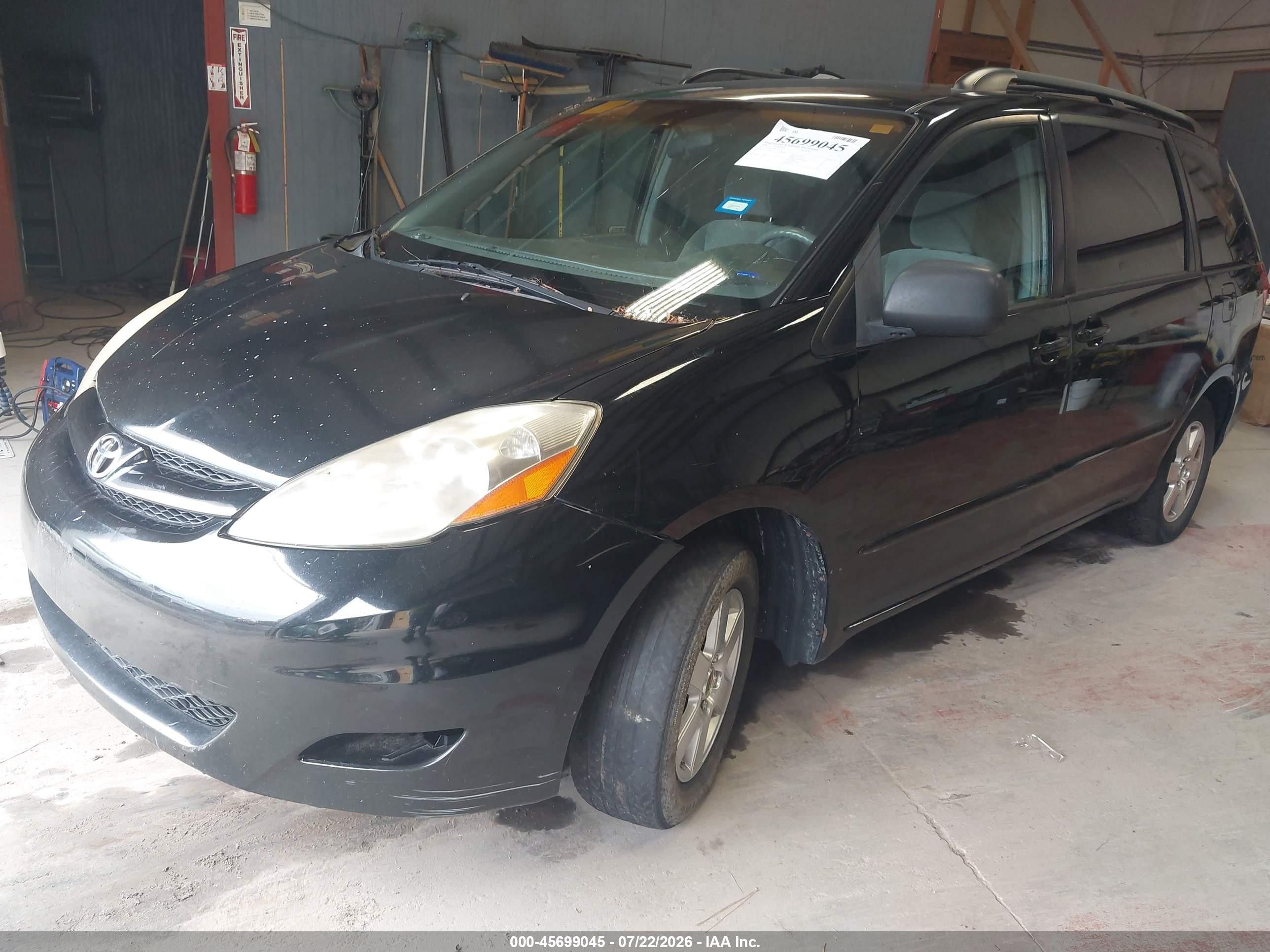 2008 Toyota Sienna Le Black vin: 5TDZK23C88S147548