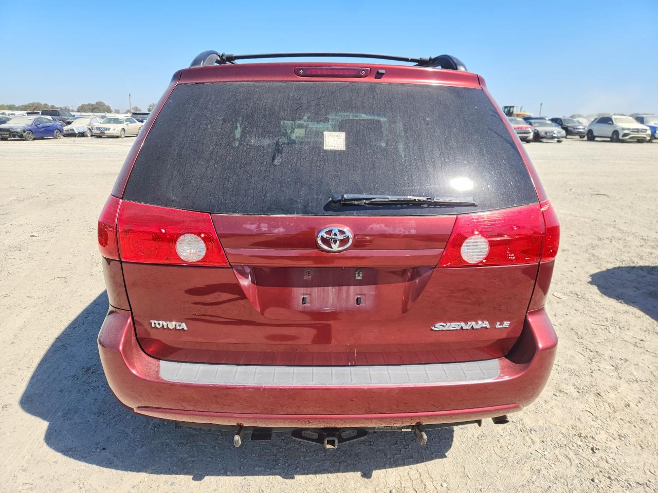 2008 Toyota Sienna Le 7-passenger Burgundy vin: 5TDZK23C88S160445