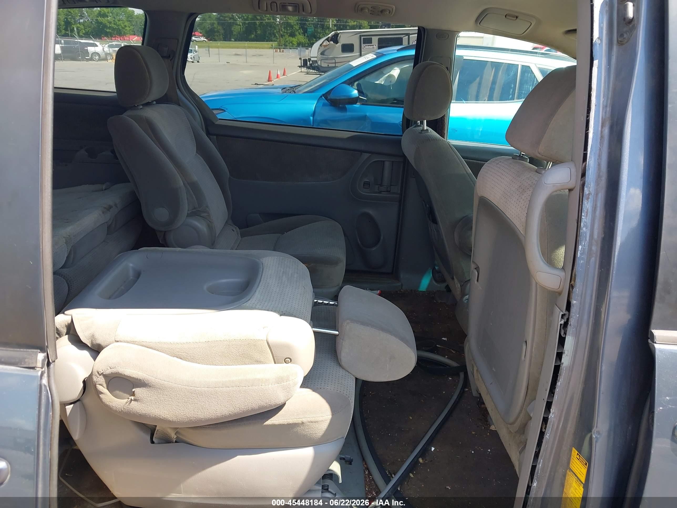 2008 Toyota Sienna Le Gray vin: 5TDZK23C88S160753