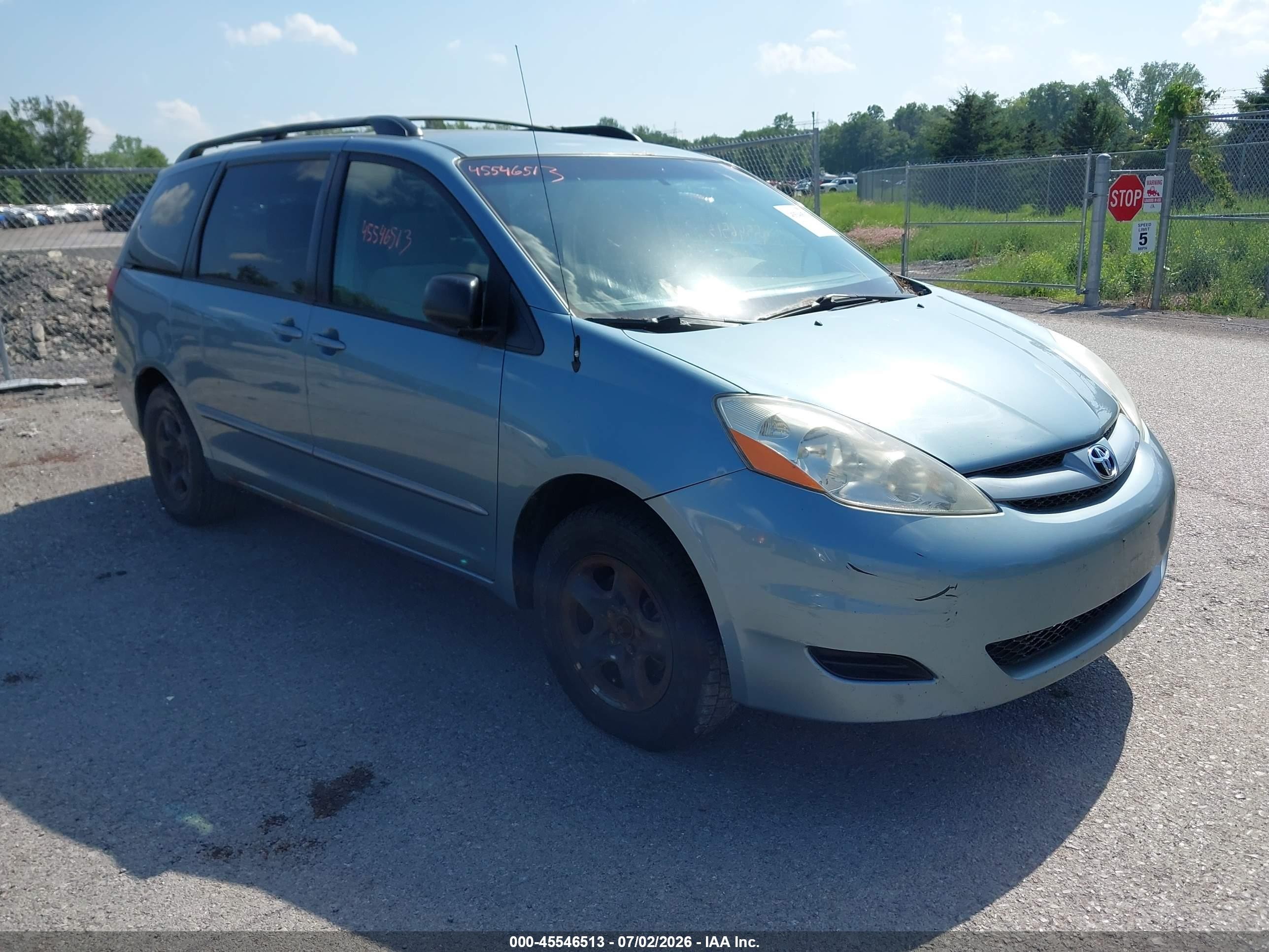 2008 Toyota Sienna Le Blue vin: 5TDZK23C88S187645