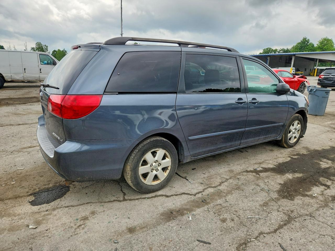 2008 Toyota Sienna Le 7-passenger Blue vin: 5TDZK23C88S192425