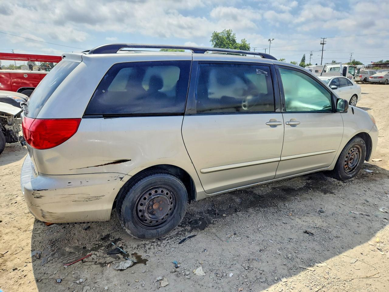 2008 Toyota Sienna Le 7-passenger Gray vin: 5TDZK23C88S200457
