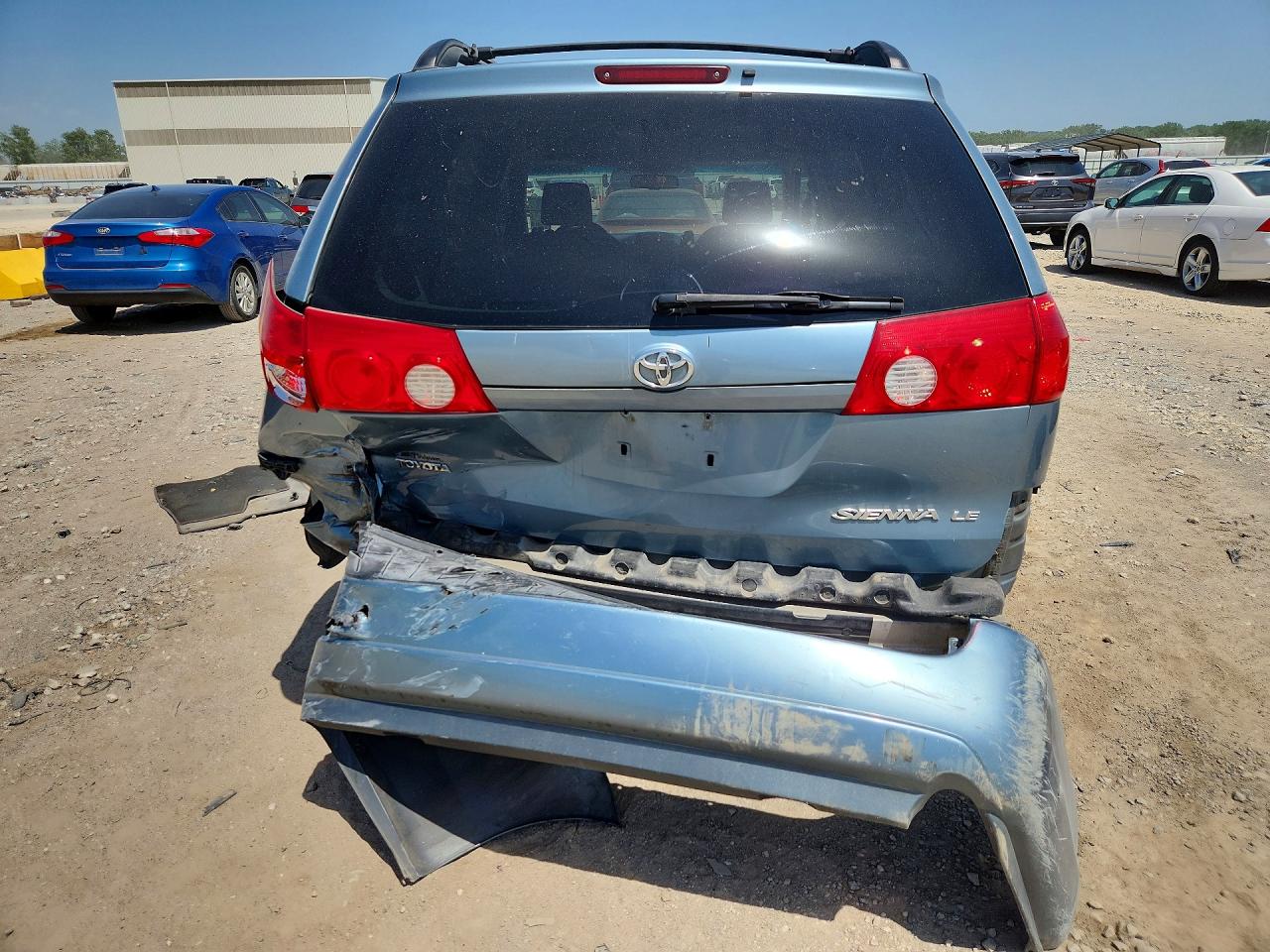 2008 Toyota Sienna Le 7-passenger Blue vin: 5TDZK23C88S213533