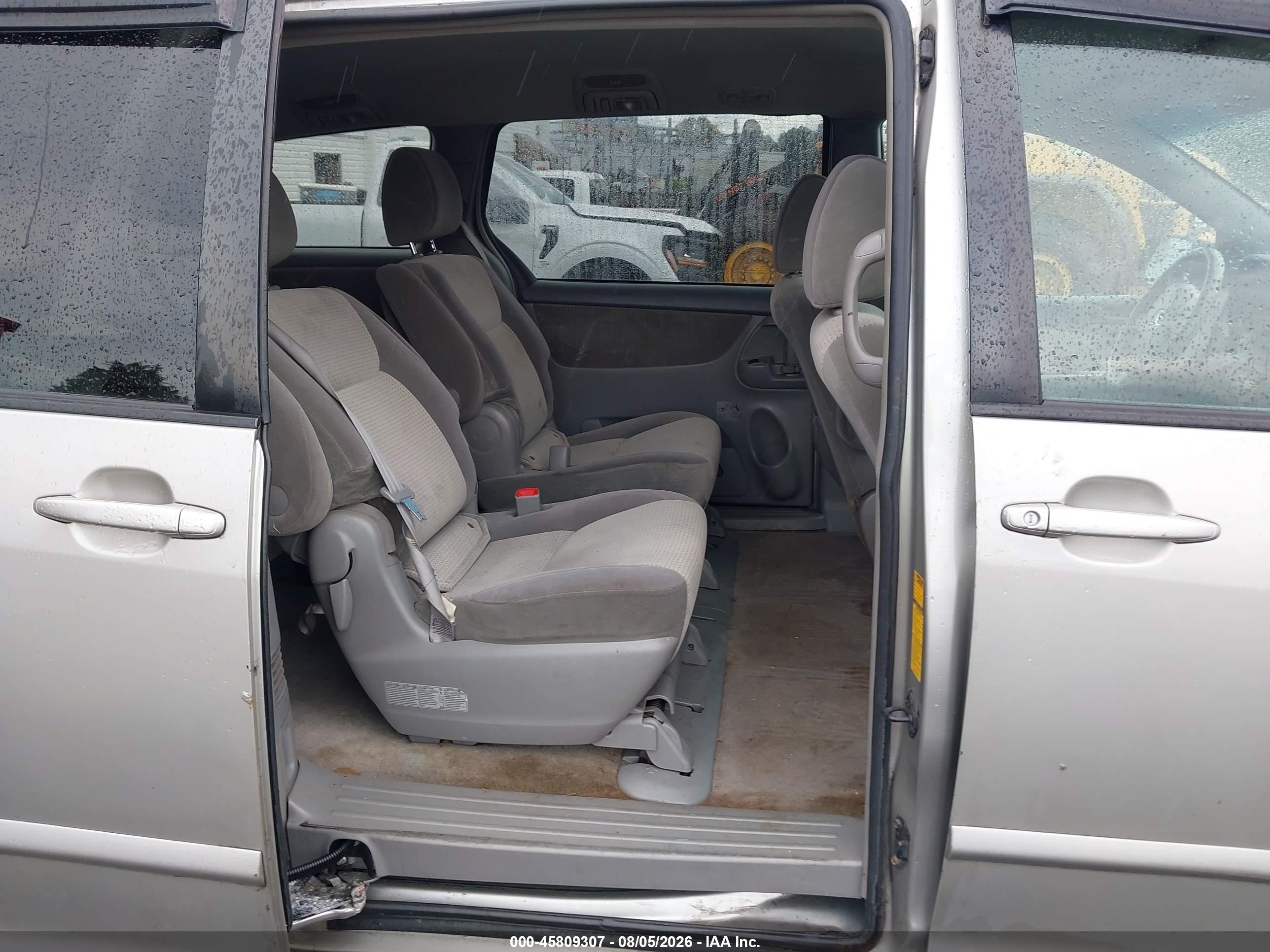 2009 Toyota Sienna Le Серый vin: 5TDZK23C89S230401
