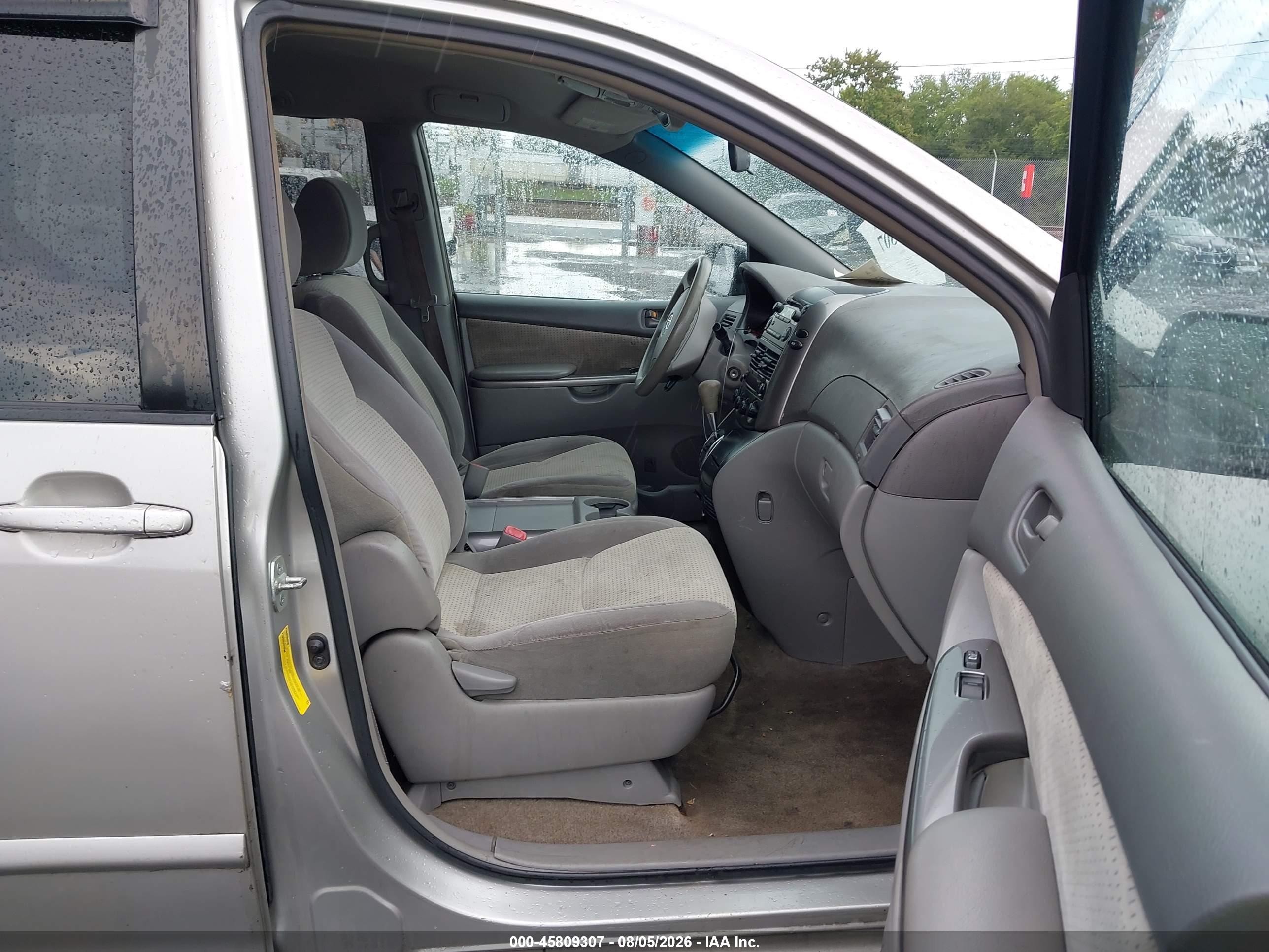 2009 Toyota Sienna Le Серый vin: 5TDZK23C89S230401