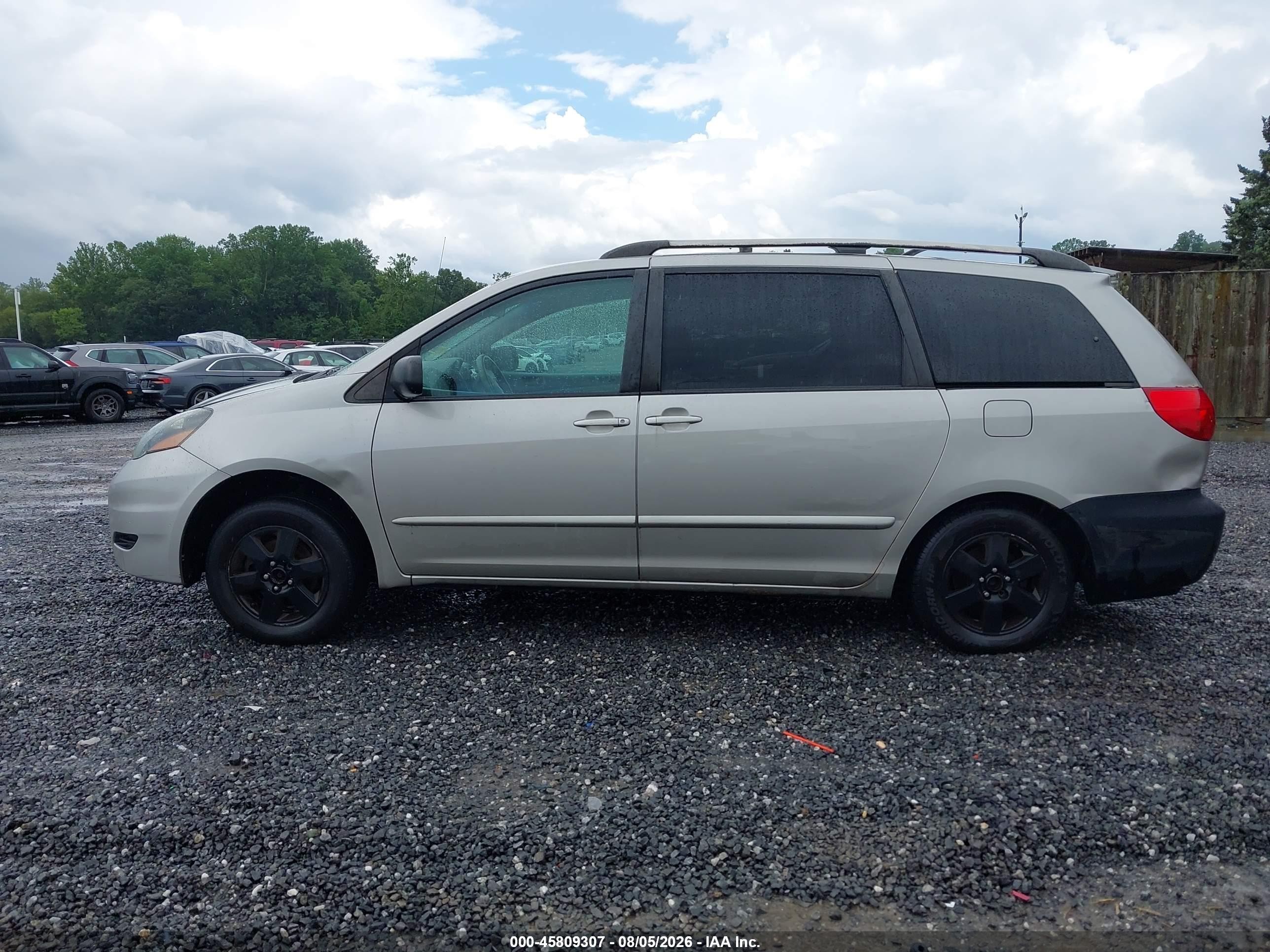 2009 Toyota Sienna Le Серый vin: 5TDZK23C89S230401