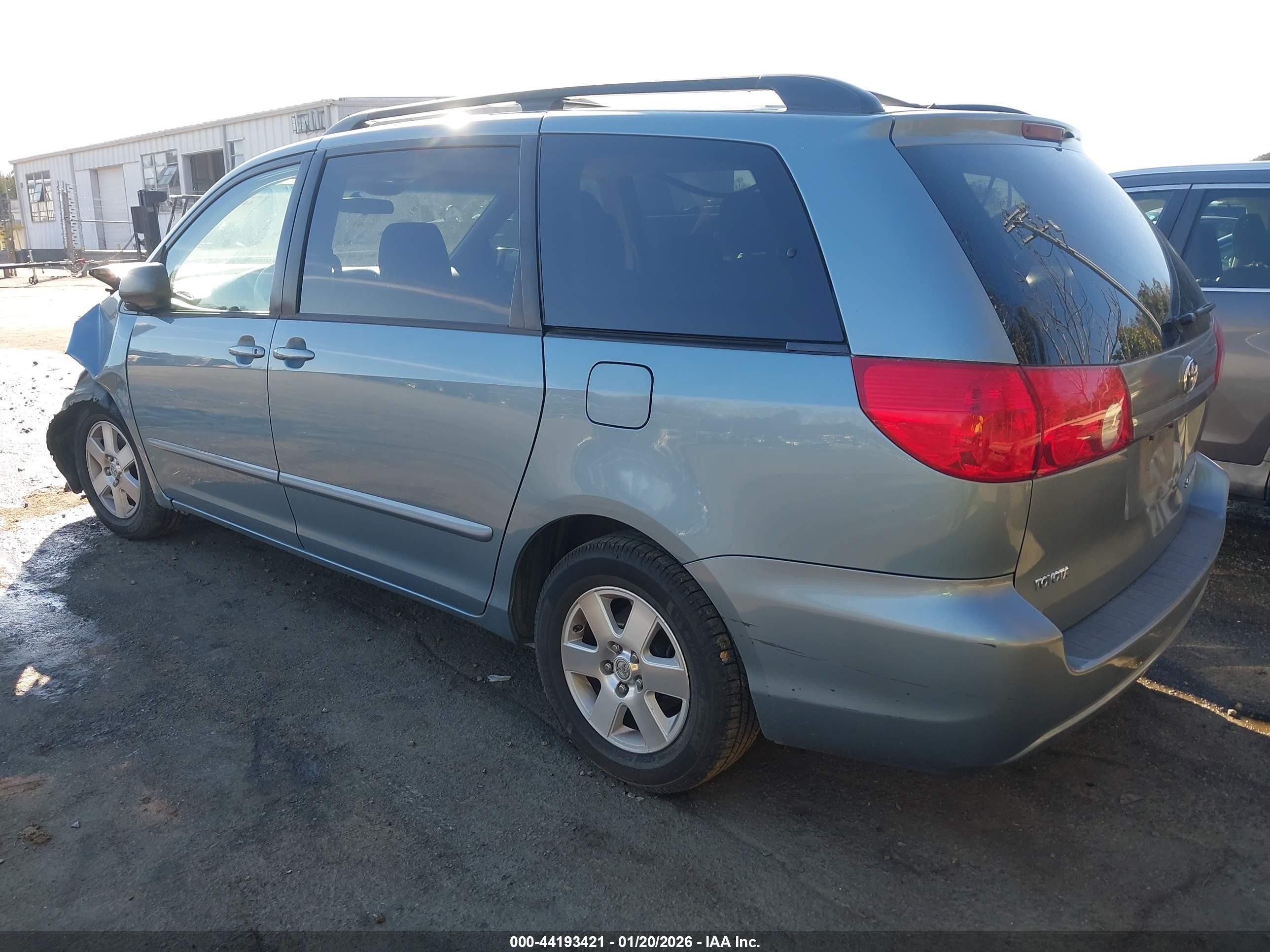 2009 Toyota Sienna Le Light Blue vin: 5TDZK23C89S232312