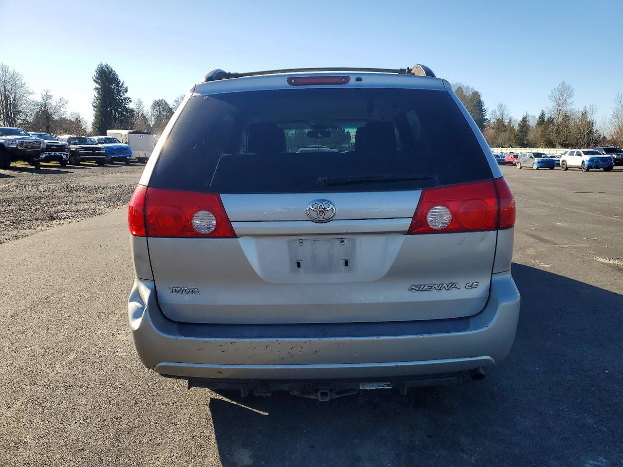 2009 Toyota Sienna Ce/le Silver vin: 5TDZK23C89S233413
