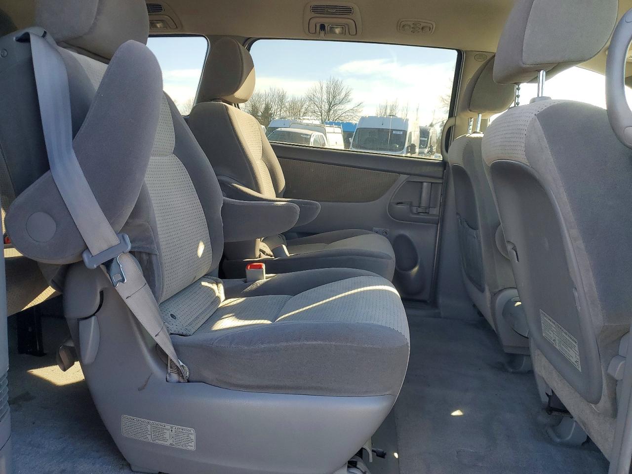 2009 Toyota Sienna Ce/le Silver vin: 5TDZK23C89S233413