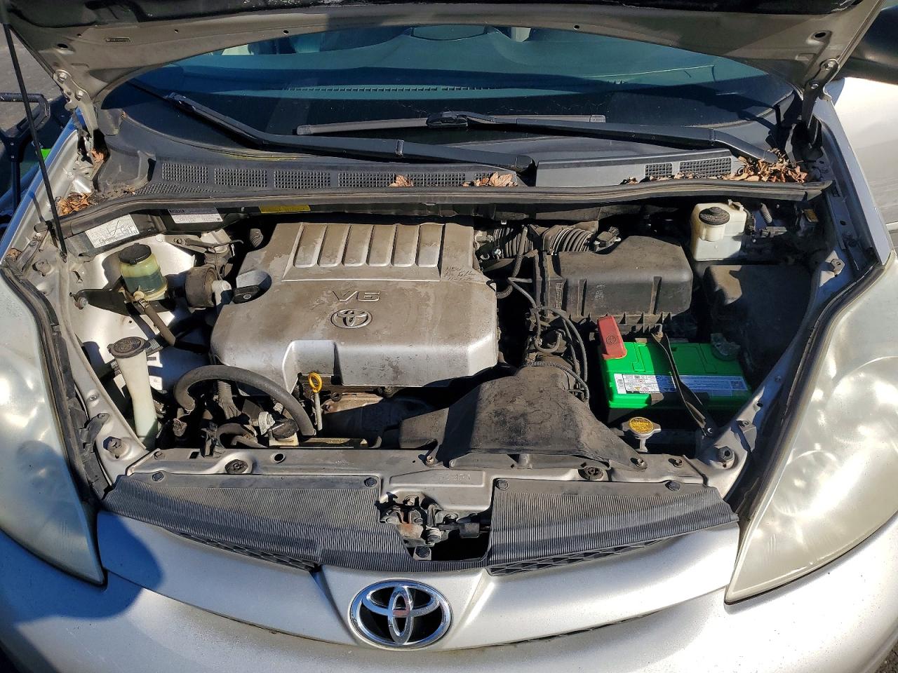 2009 Toyota Sienna Ce/le Silver vin: 5TDZK23C89S233413