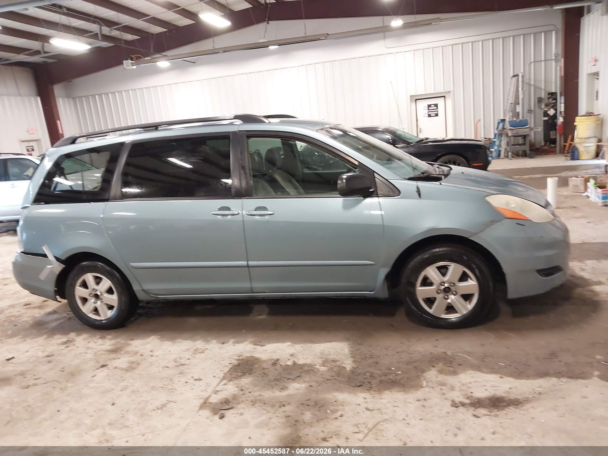 2009 Toyota Sienna Ce/le Blue vin: 5TDZK23C89S242502
