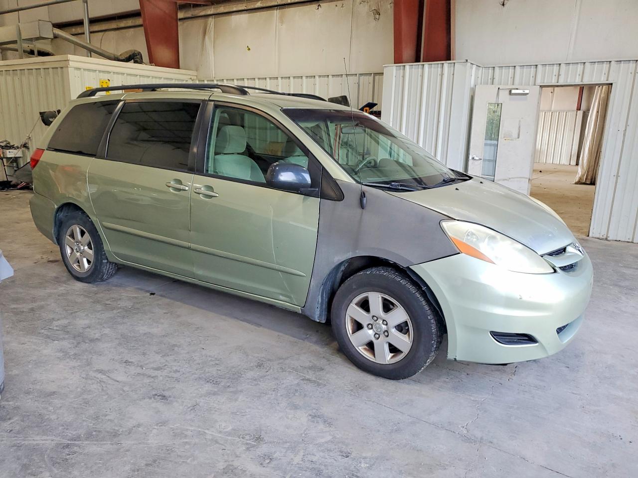 2009 Toyota Sienna Le 7-passenger Green vin: 5TDZK23C89S268047