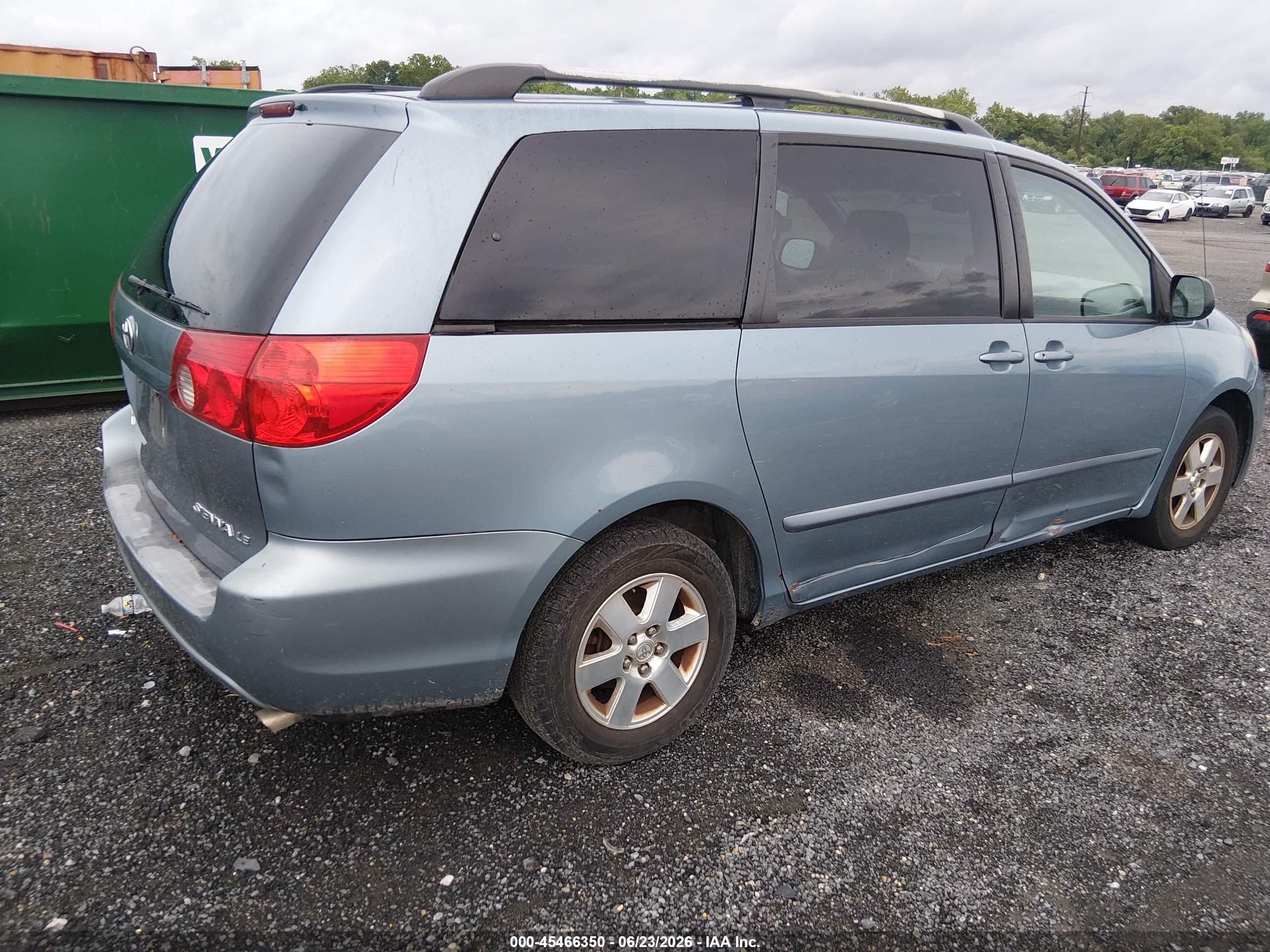 2007 Toyota Sienna Le Light Blue vin: 5TDZK23C97S007068