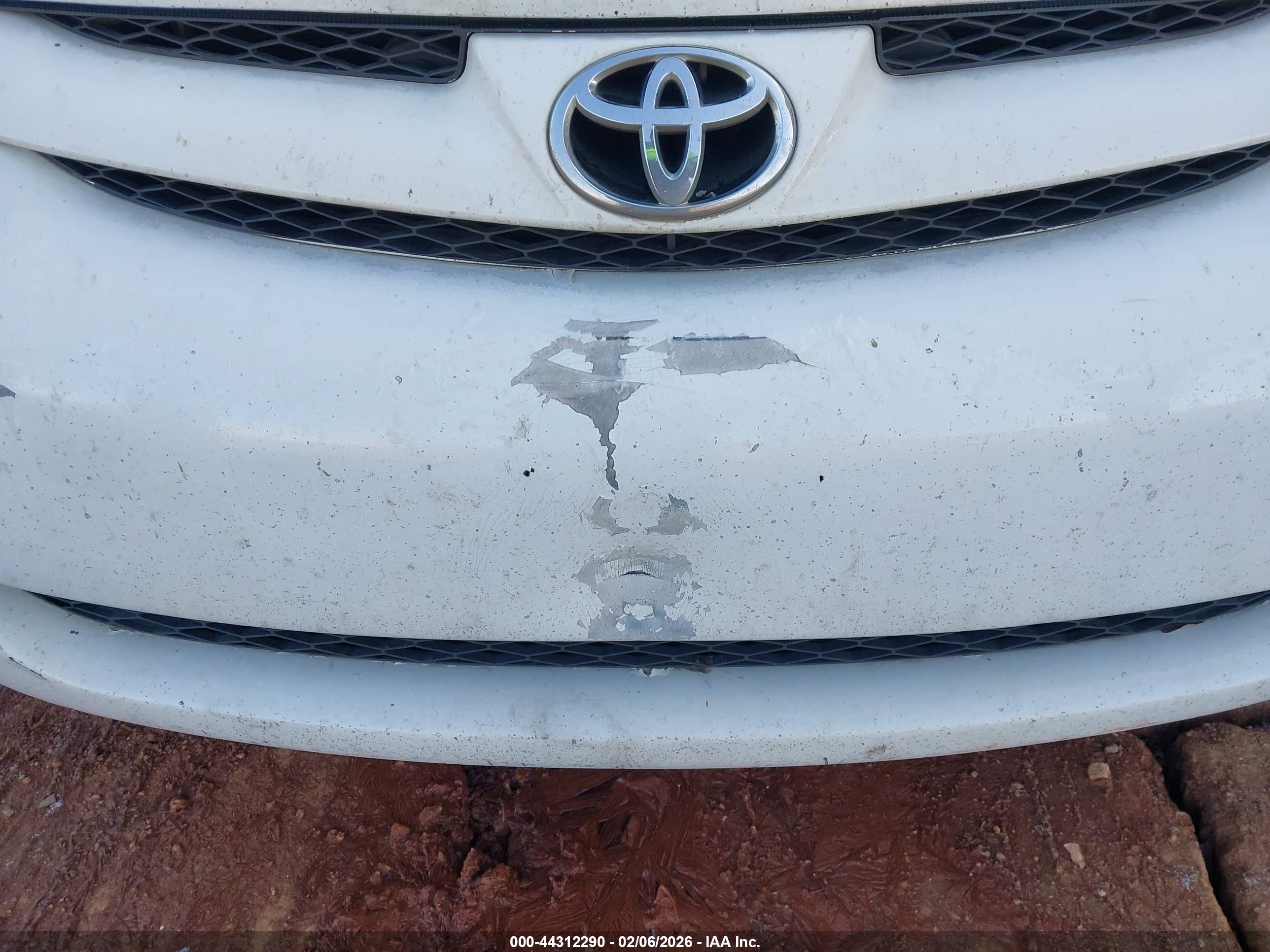 2007 Toyota Sienna Le White vin: 5TDZK23C97S014537