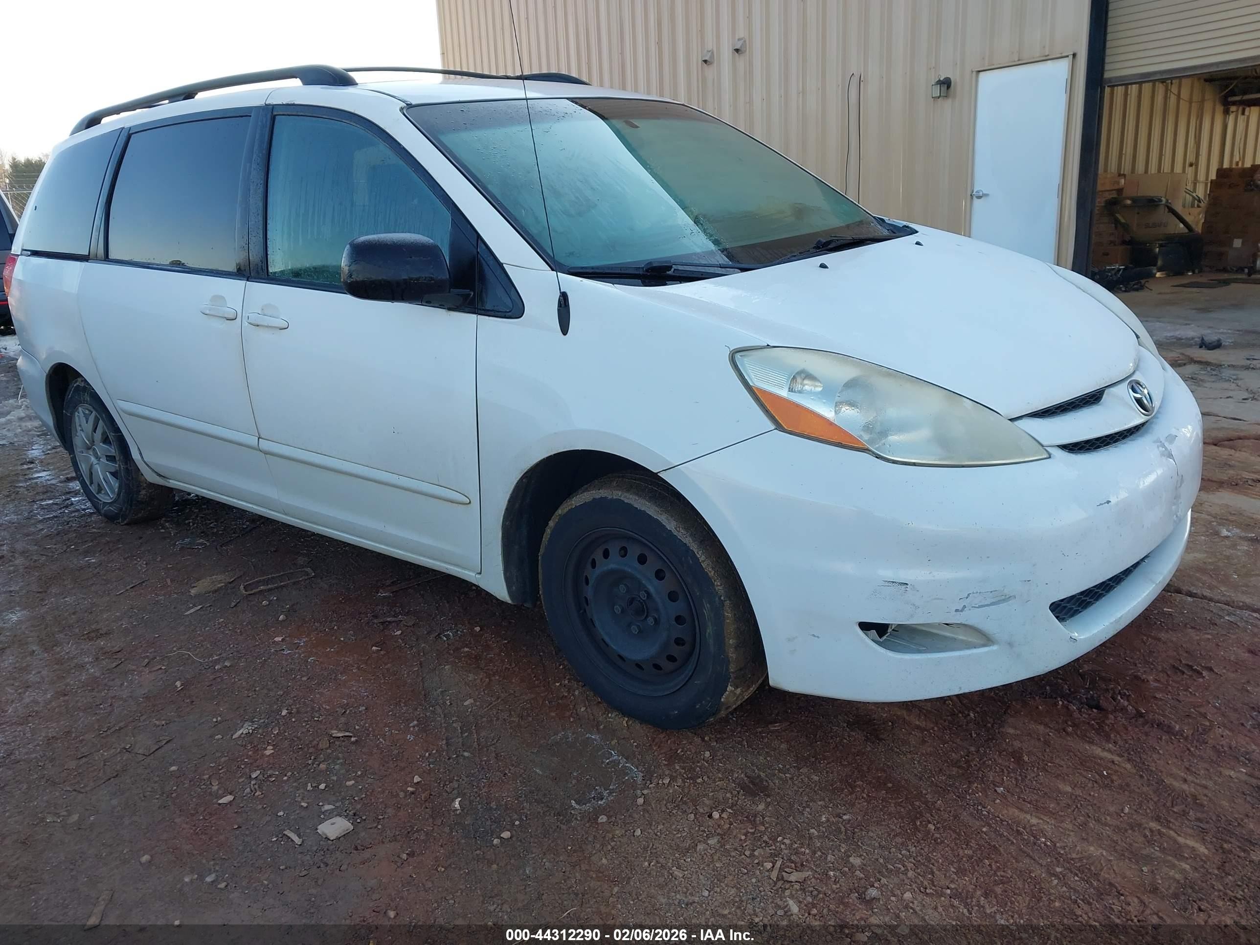 2007 Toyota Sienna Le White vin: 5TDZK23C97S014537