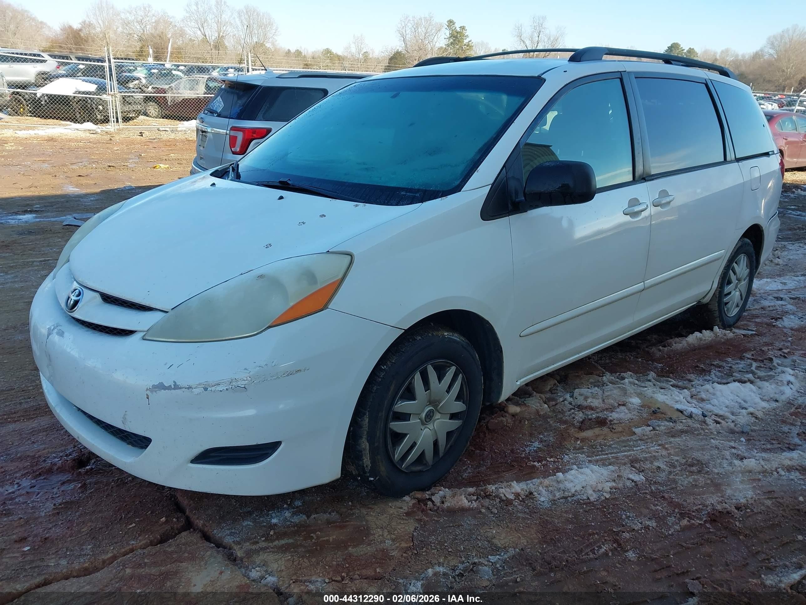 2007 Toyota Sienna Le White vin: 5TDZK23C97S014537