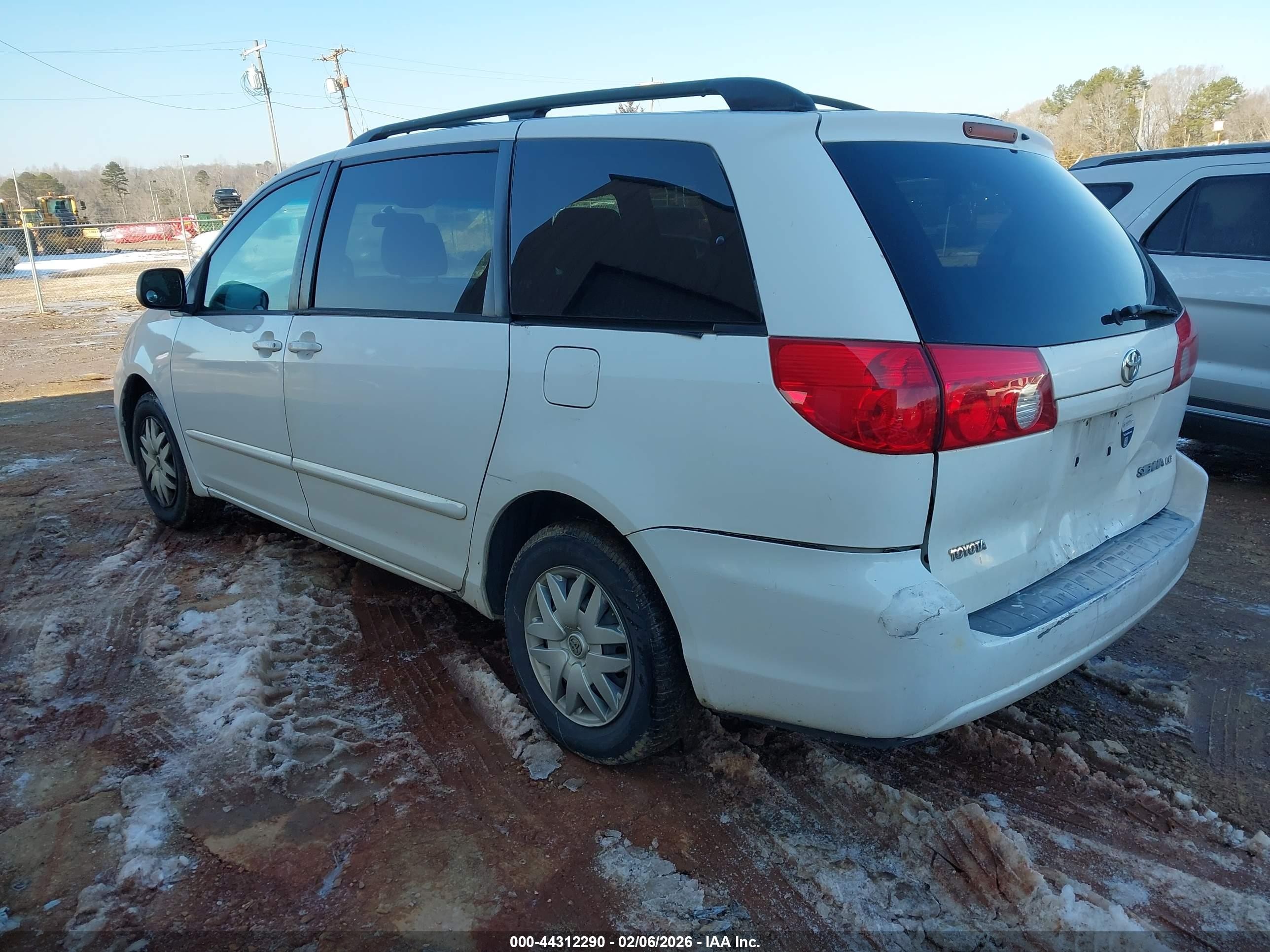 2007 Toyota Sienna Le White vin: 5TDZK23C97S014537