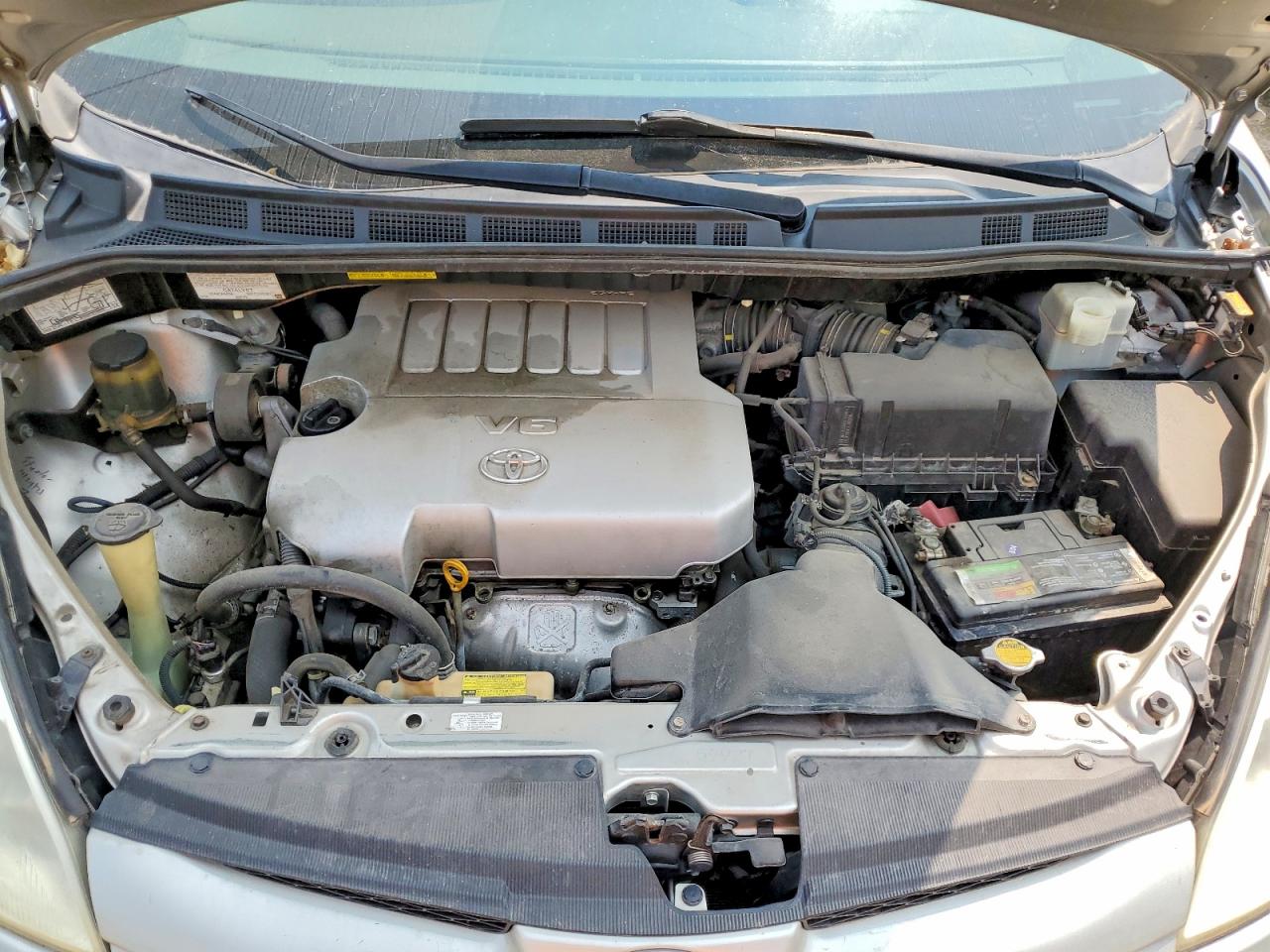 2007 Toyota Sienna Le 8-passenger Silver vin: 5TDZK23C97S020628