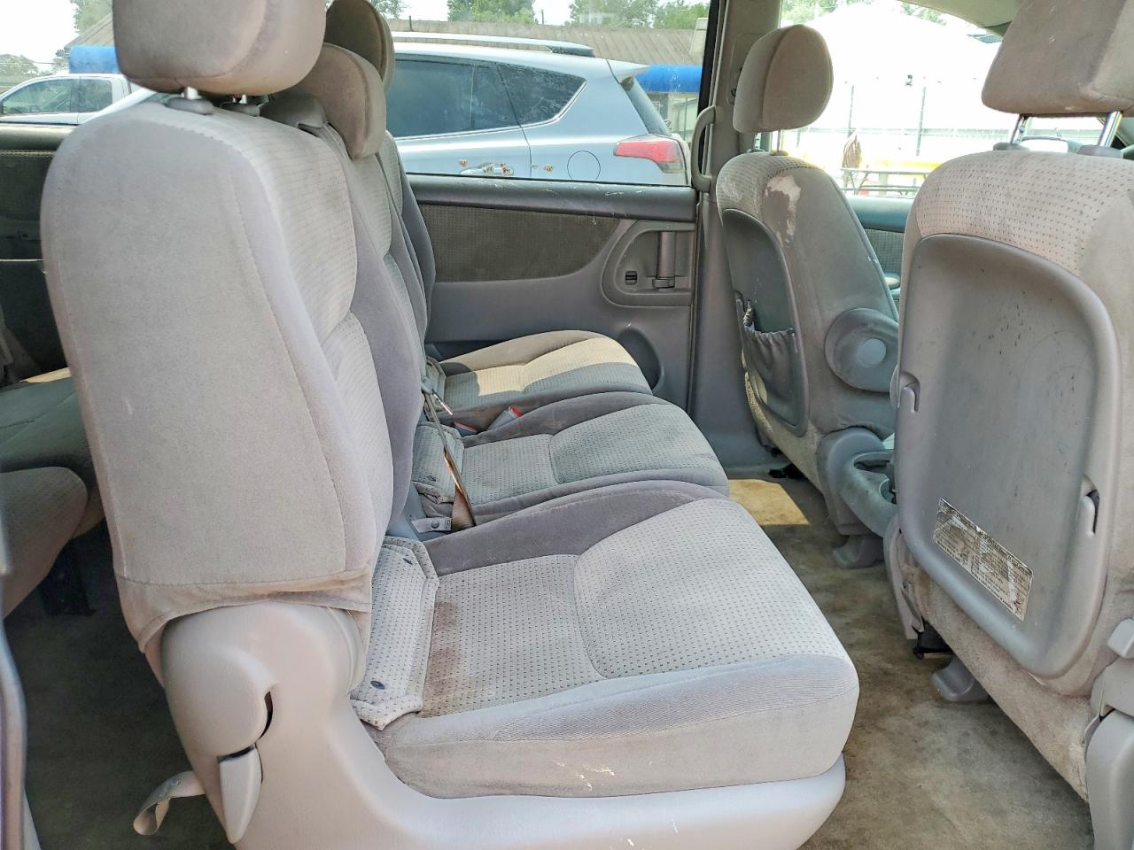 2007 Toyota Sienna Le 8-passenger Silver vin: 5TDZK23C97S020628