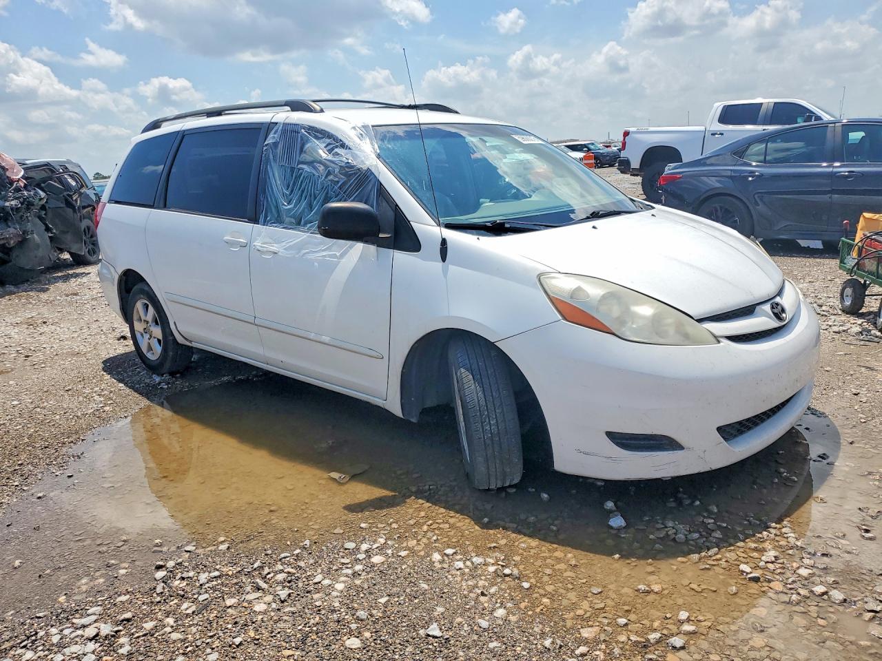 2007 Toyota Sienna Le 8-passenger Белый vin: 5TDZK23C97S023030