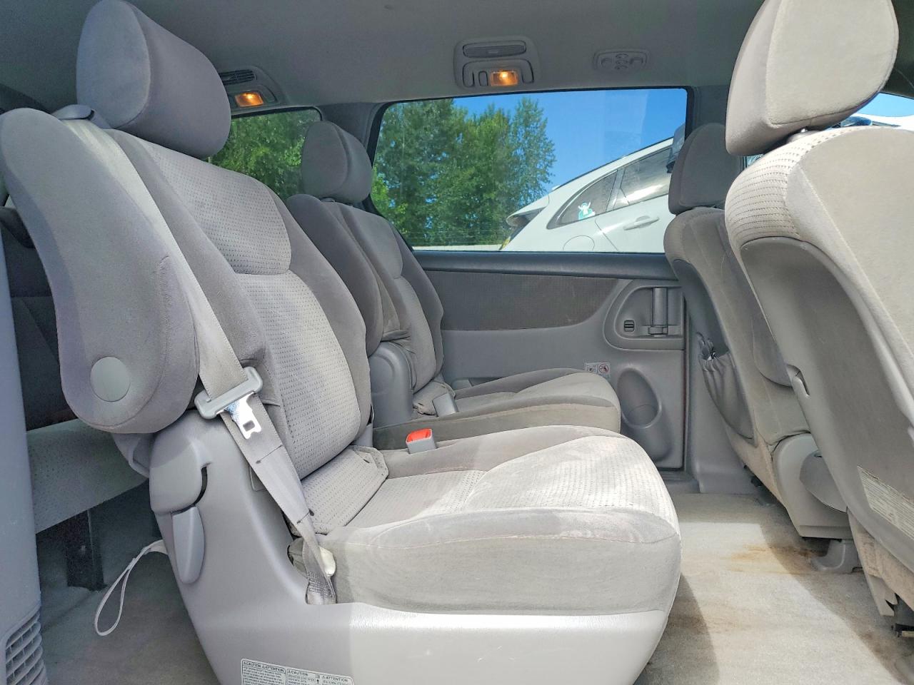 2007 Toyota Sienna Le 7-passenger Burgundy vin: 5TDZK23C97S028194