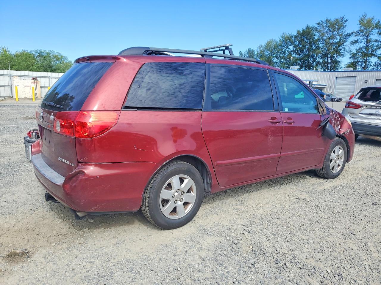 2007 Toyota Sienna Le 7-passenger Burgundy vin: 5TDZK23C97S028194