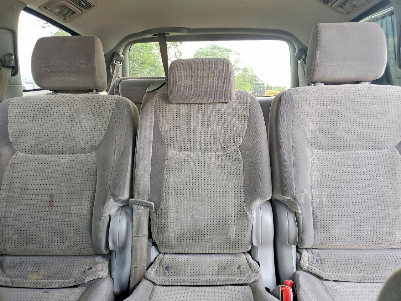 2007 Toyota Sienna Le 8-passenger Silver vin: 5TDZK23C97S044282