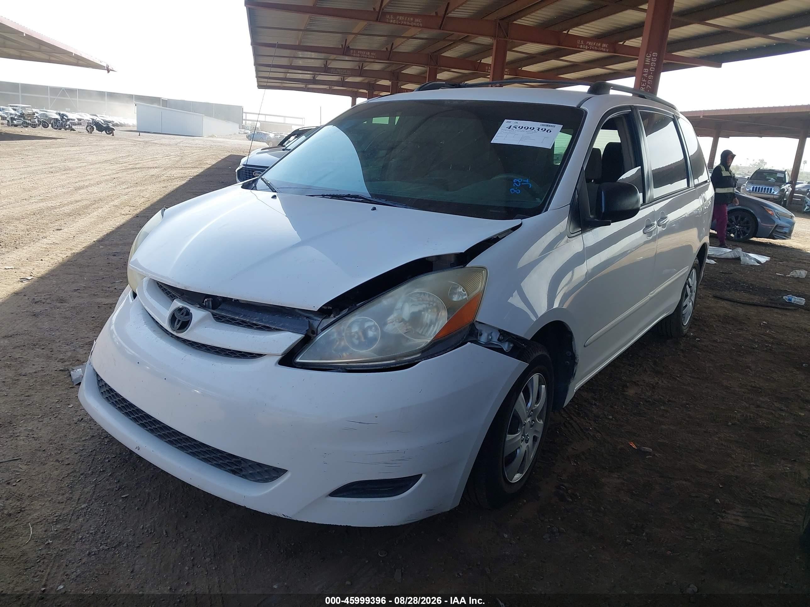 2007 Toyota Sienna Le White vin: 5TDZK23C97S052043