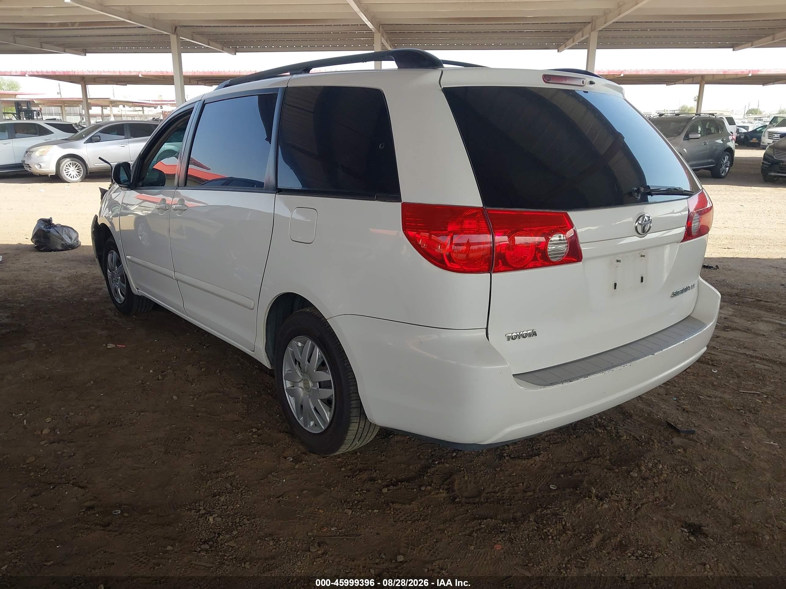 2007 Toyota Sienna Le White vin: 5TDZK23C97S052043