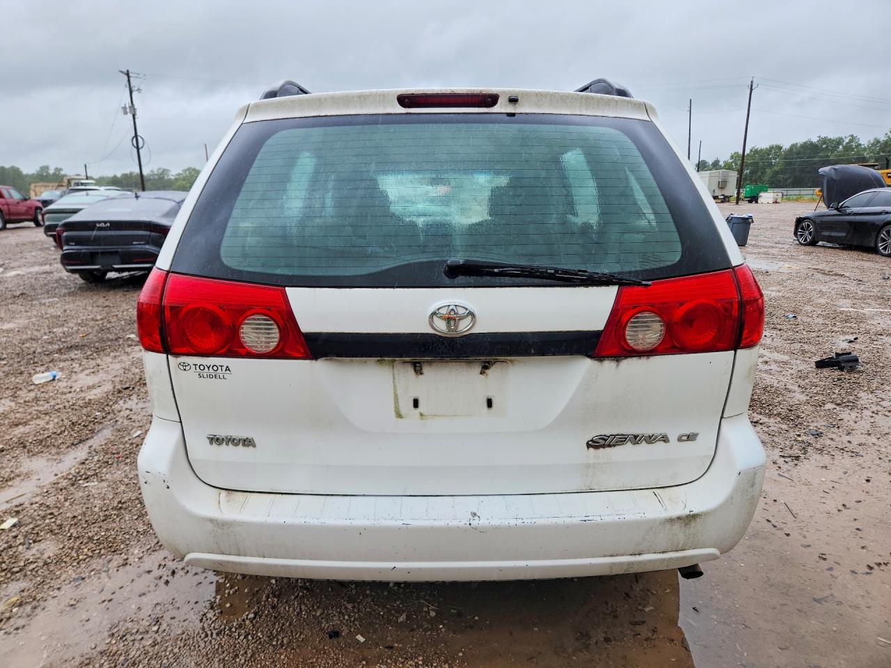 2007 Toyota Sienna Ce 7-passenger White vin: 5TDZK23C97S064743