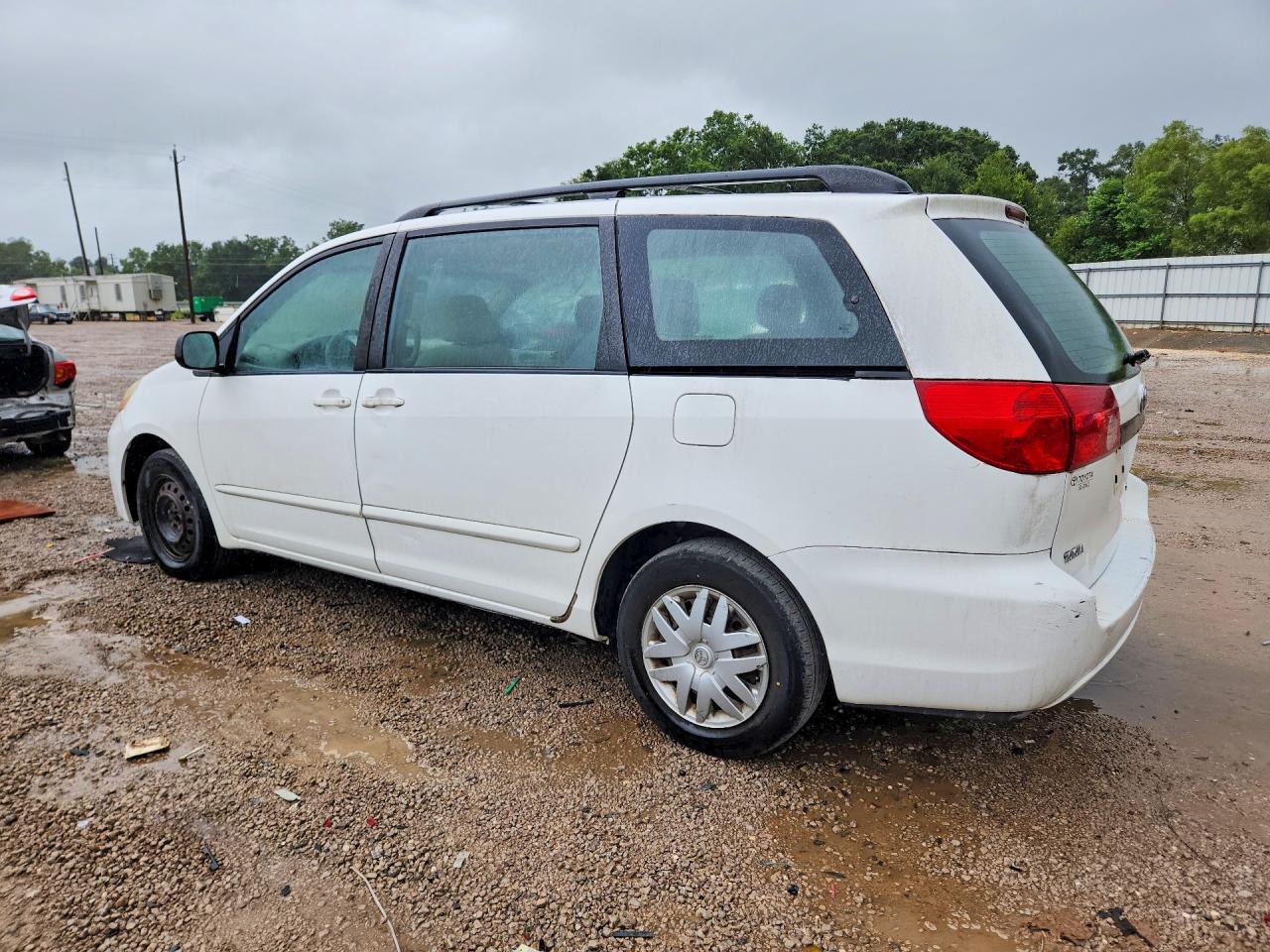 2007 Toyota Sienna Ce 7-passenger White vin: 5TDZK23C97S064743