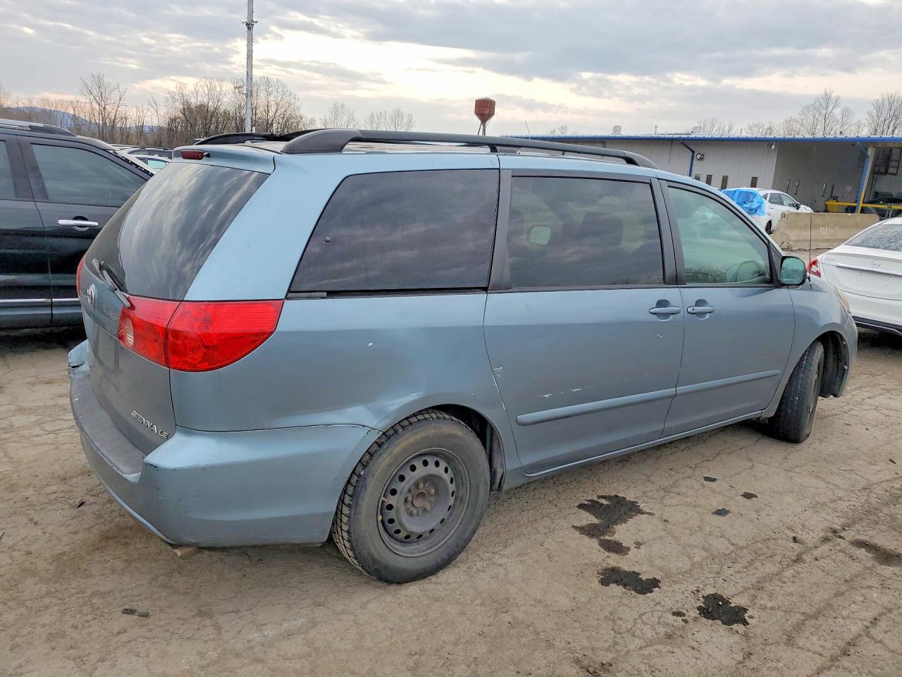 2007 Toyota Sienna Blue vin: 5TDZK23C97S085348