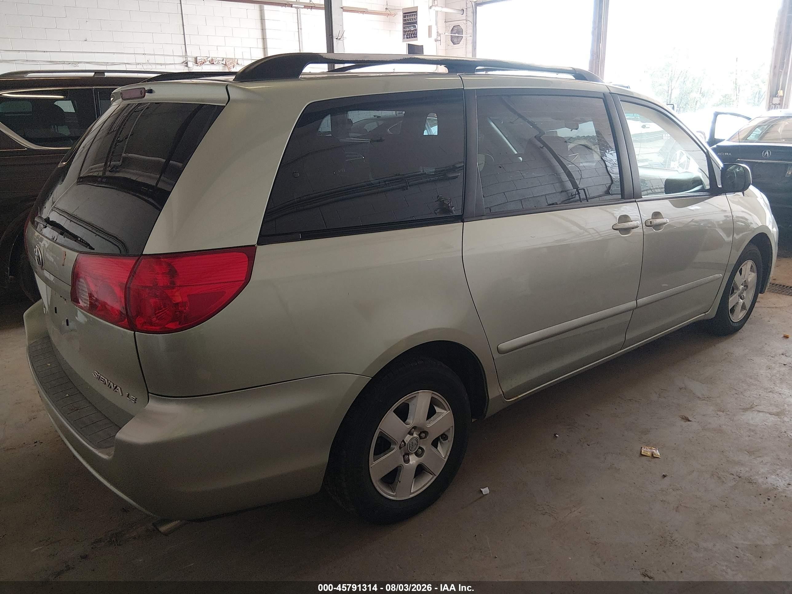2007 Toyota Sienna Le Green vin: 5TDZK23C97S085477