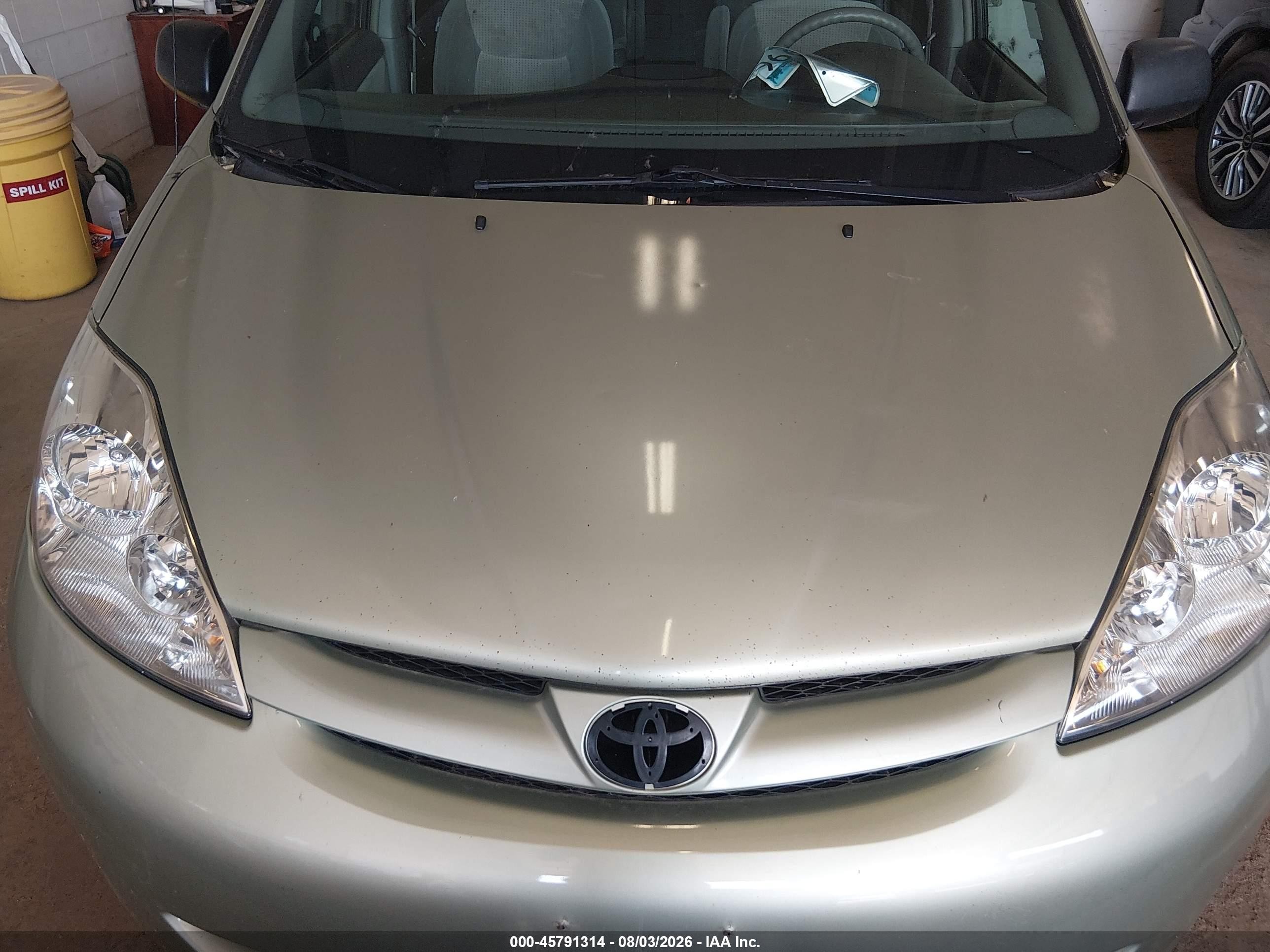 2007 Toyota Sienna Le Green vin: 5TDZK23C97S085477