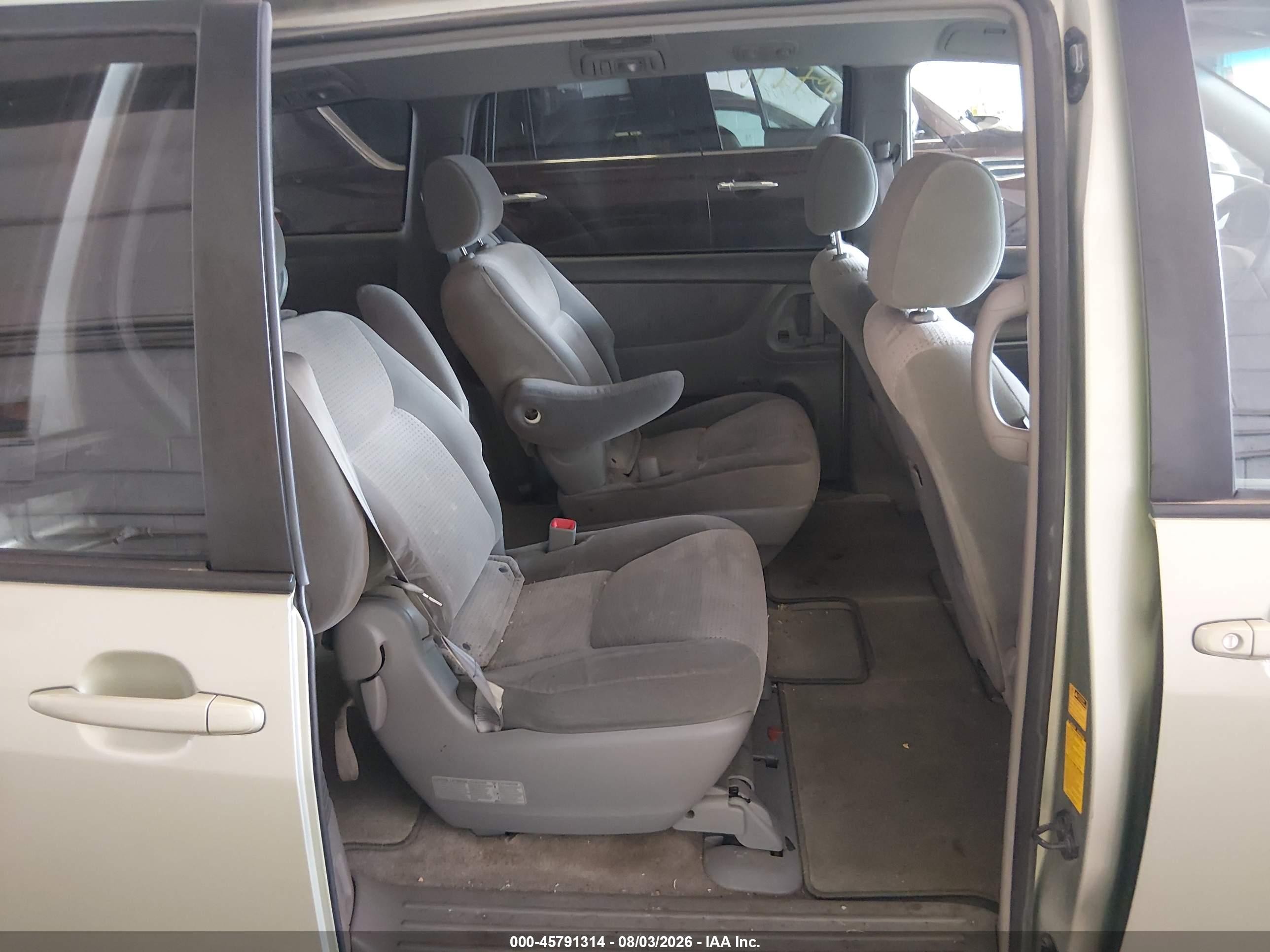 2007 Toyota Sienna Le Green vin: 5TDZK23C97S085477